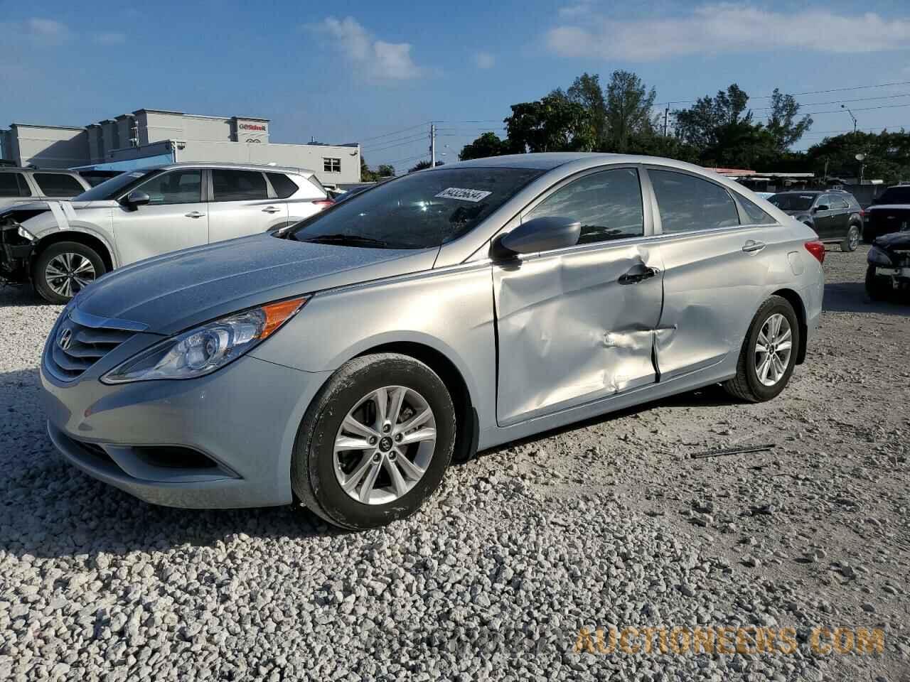 5NPEB4AC4BH258351 HYUNDAI SONATA 2011