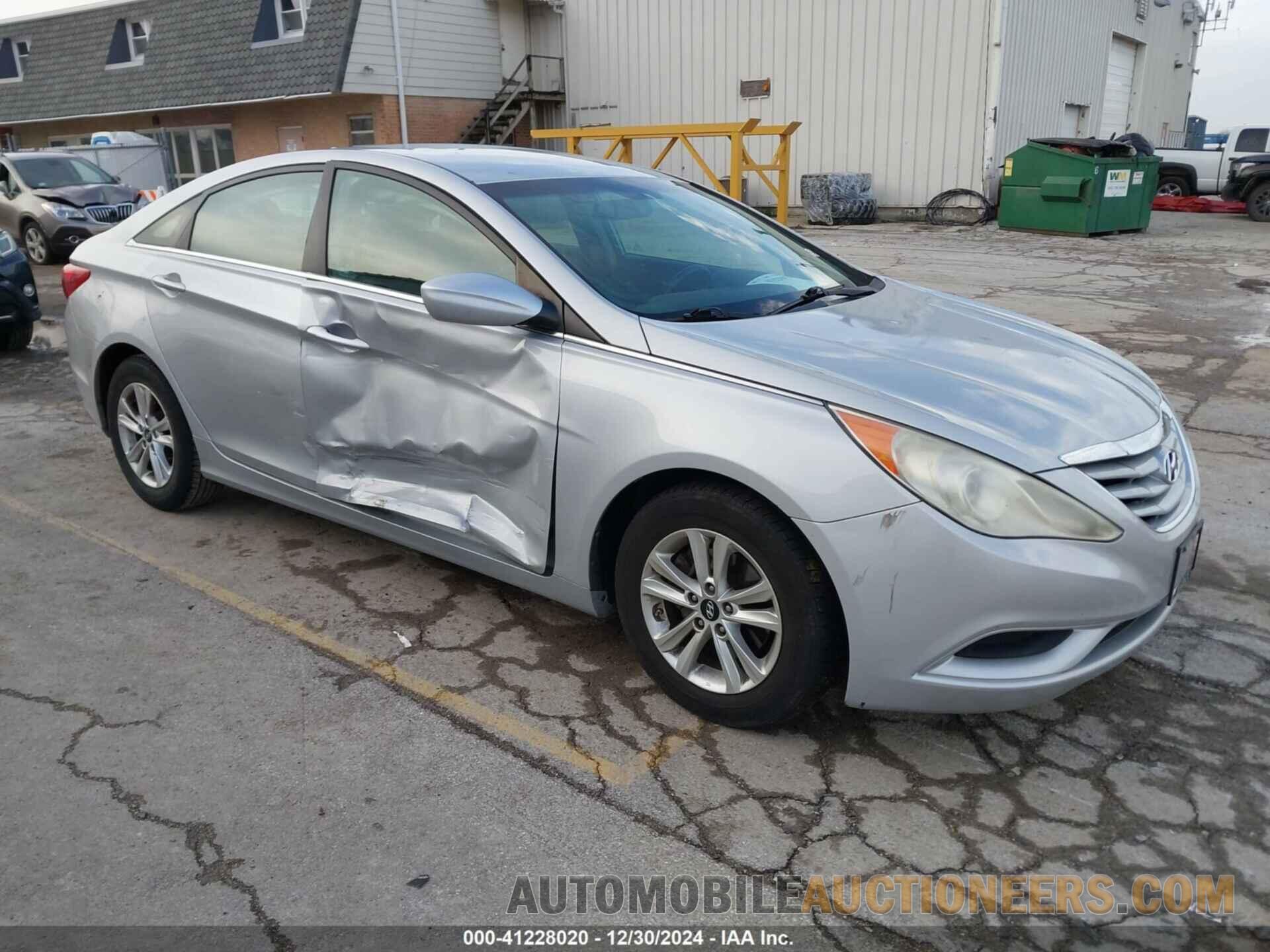 5NPEB4AC4BH278714 HYUNDAI SONATA 2011