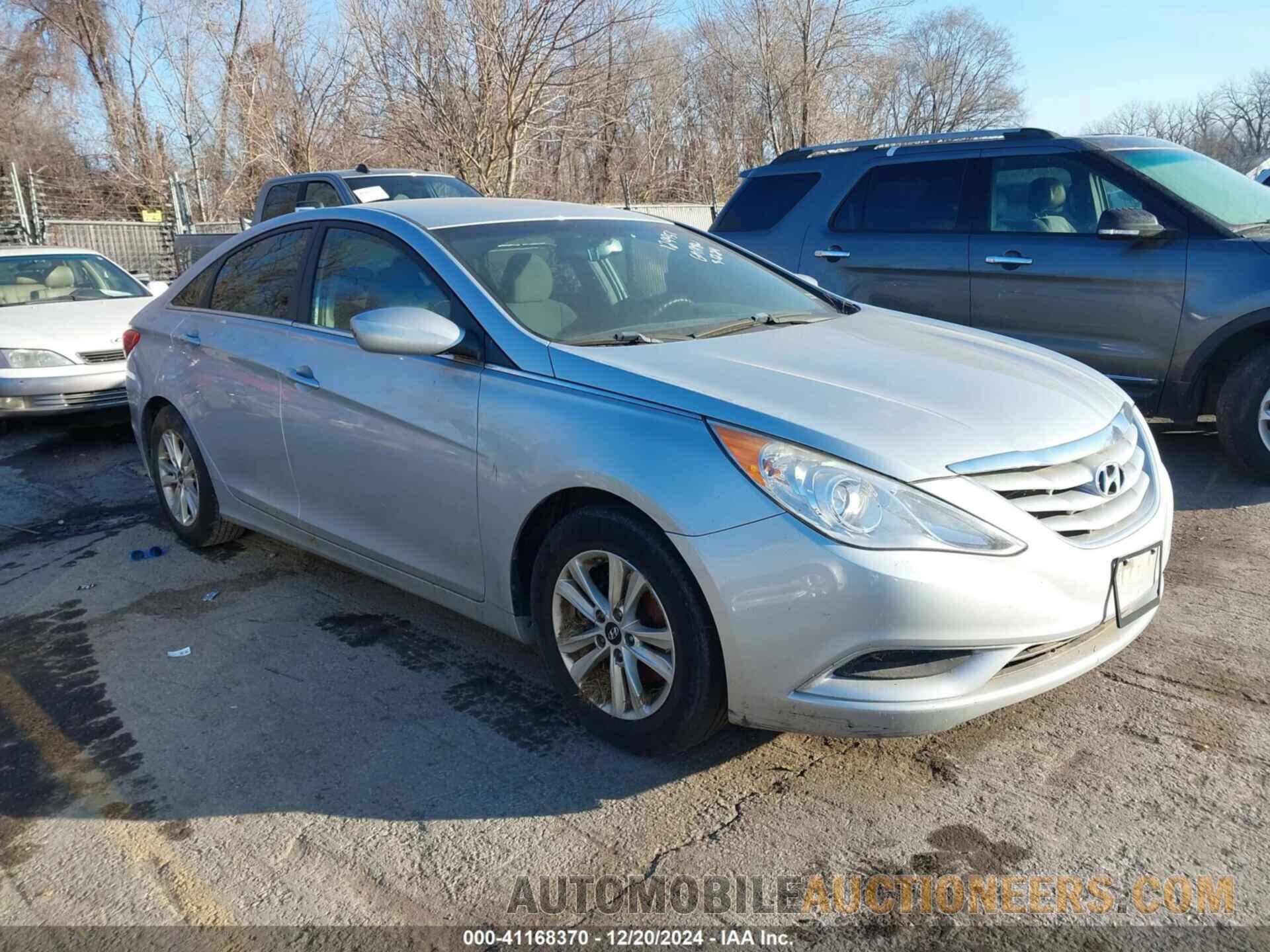 5NPEB4AC4CH490823 HYUNDAI SONATA 2012