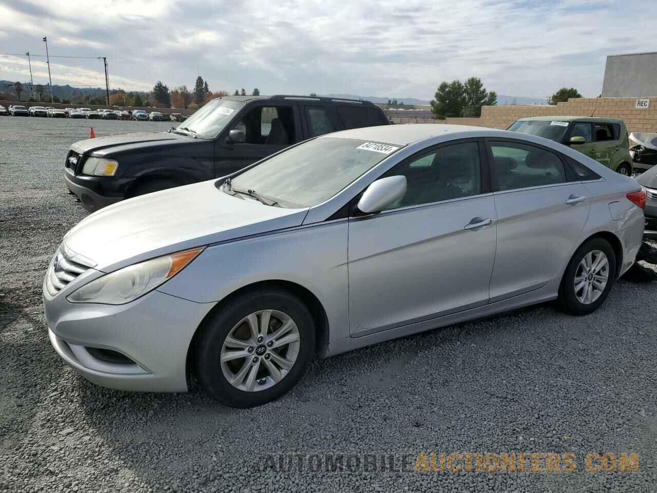 5NPEB4AC4DH735265 HYUNDAI SONATA 2013