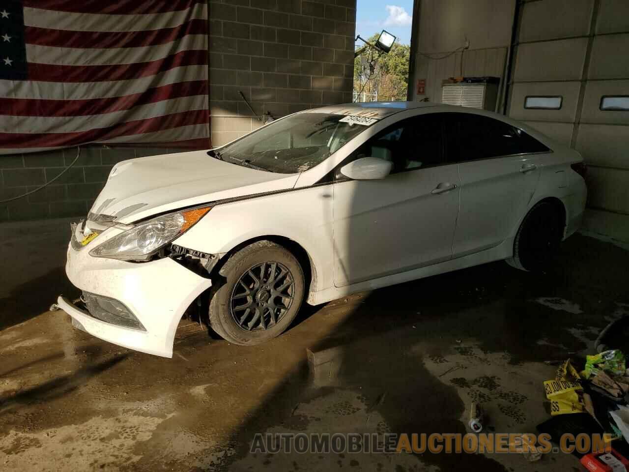 5NPEB4AC4EH857013 HYUNDAI SONATA 2014