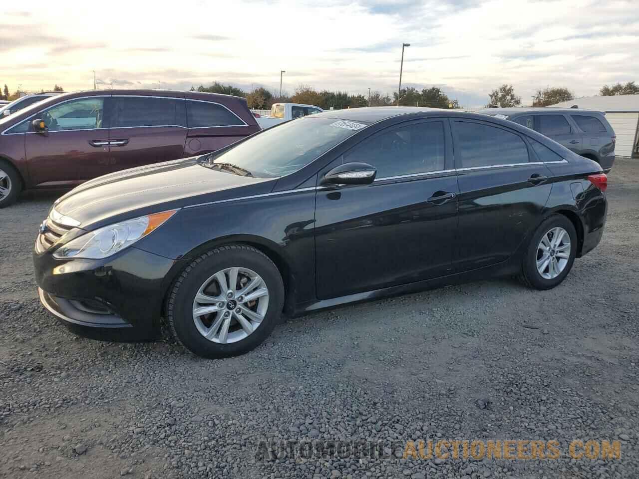 5NPEB4AC4EH932681 HYUNDAI SONATA 2014