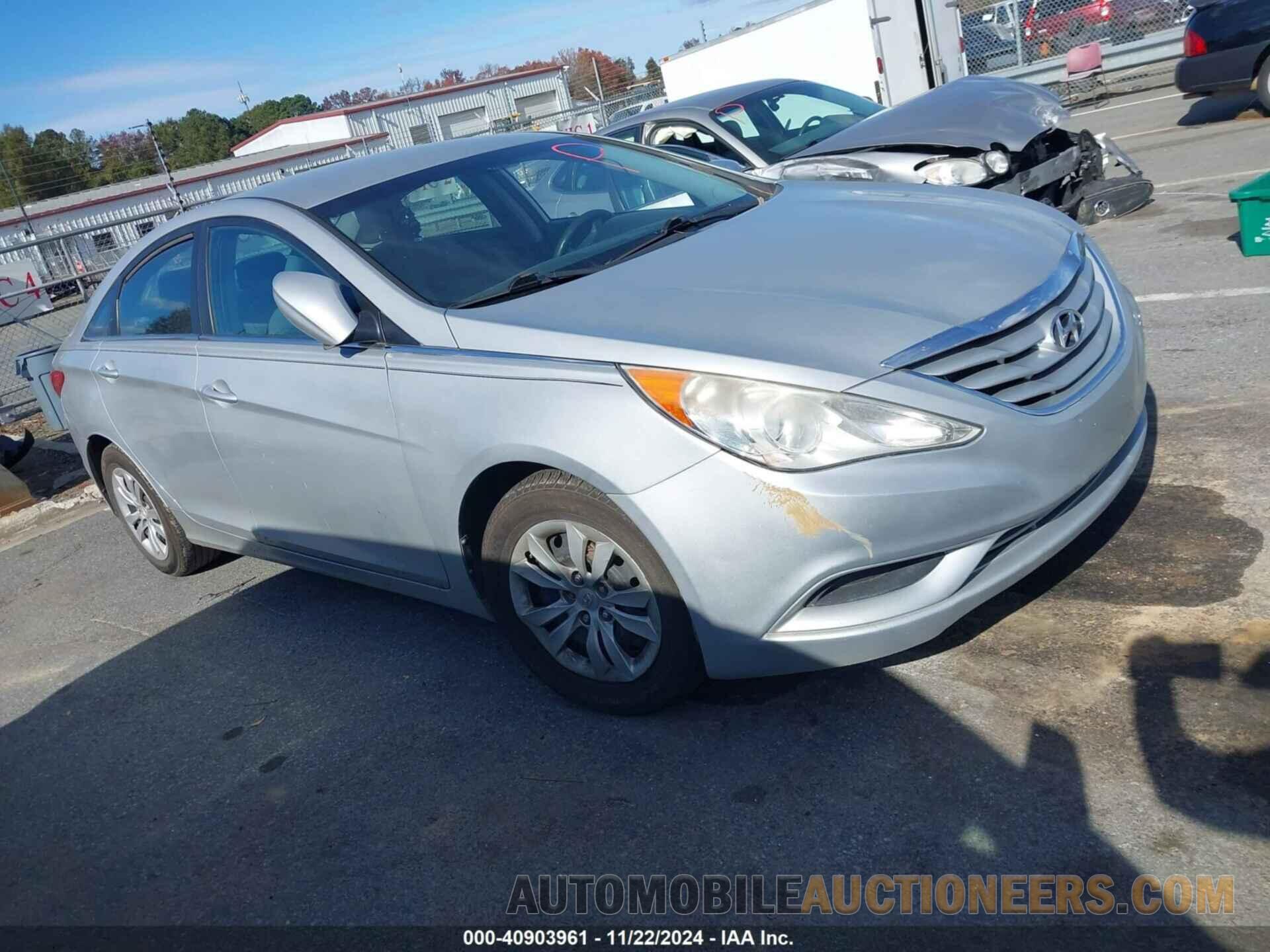 5NPEB4AC5BH063732 HYUNDAI SONATA 2011