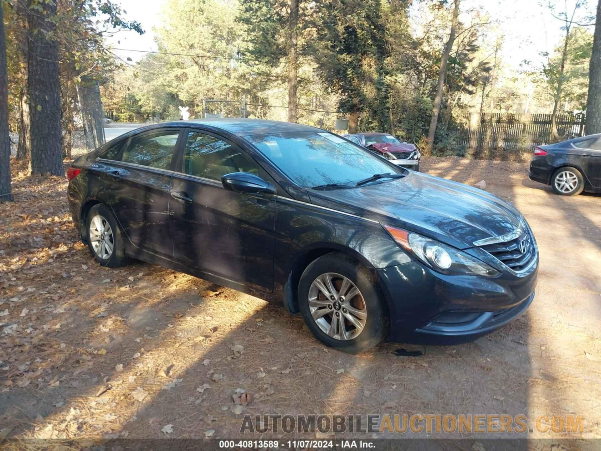 5NPEB4AC5BH127106 HYUNDAI SONATA 2011