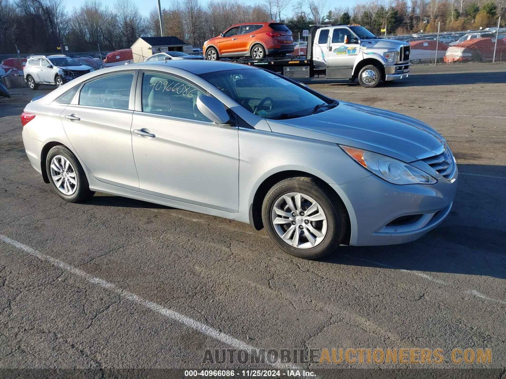 5NPEB4AC5BH211975 HYUNDAI SONATA 2011