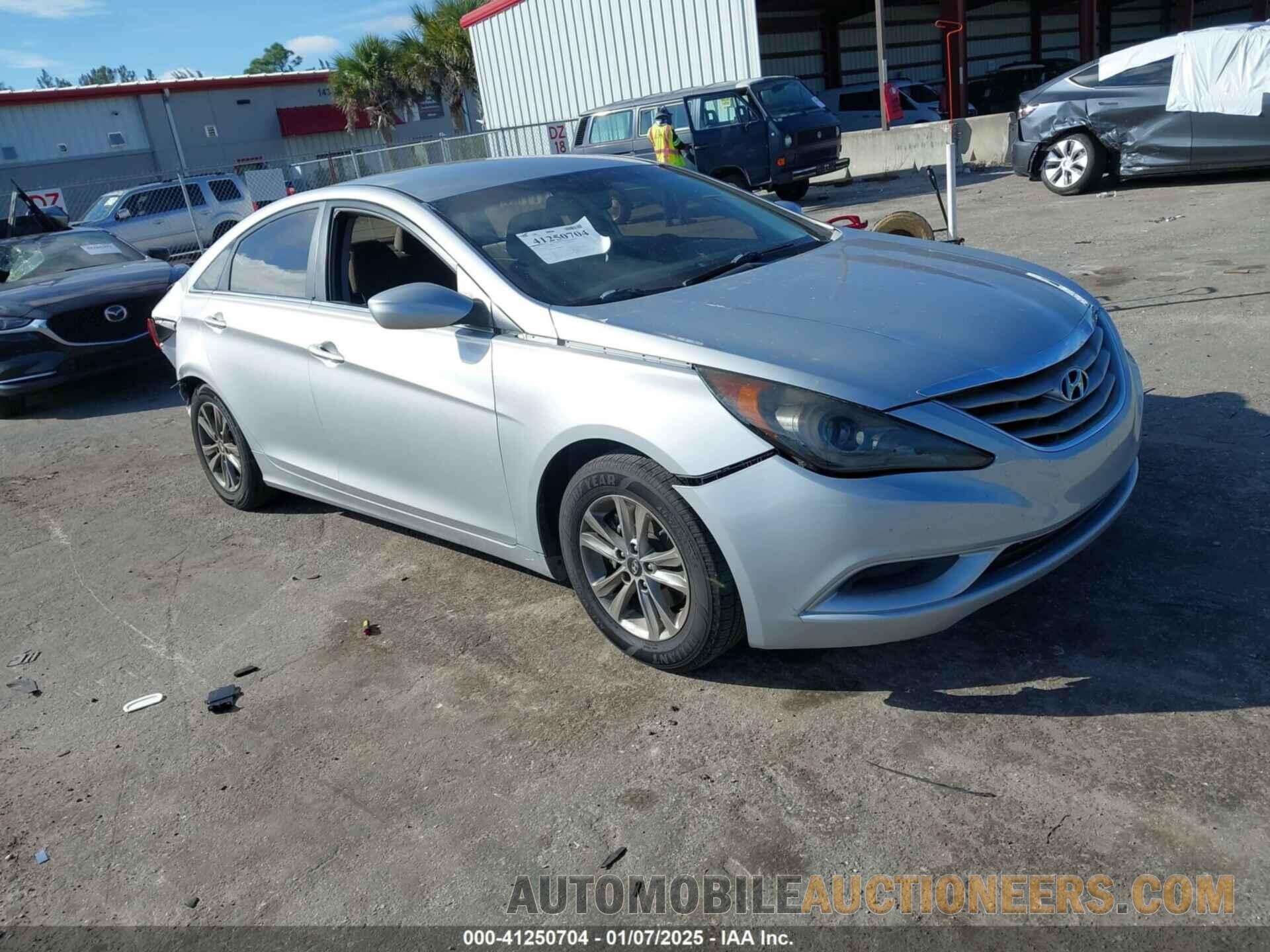 5NPEB4AC5CH490605 HYUNDAI SONATA 2012