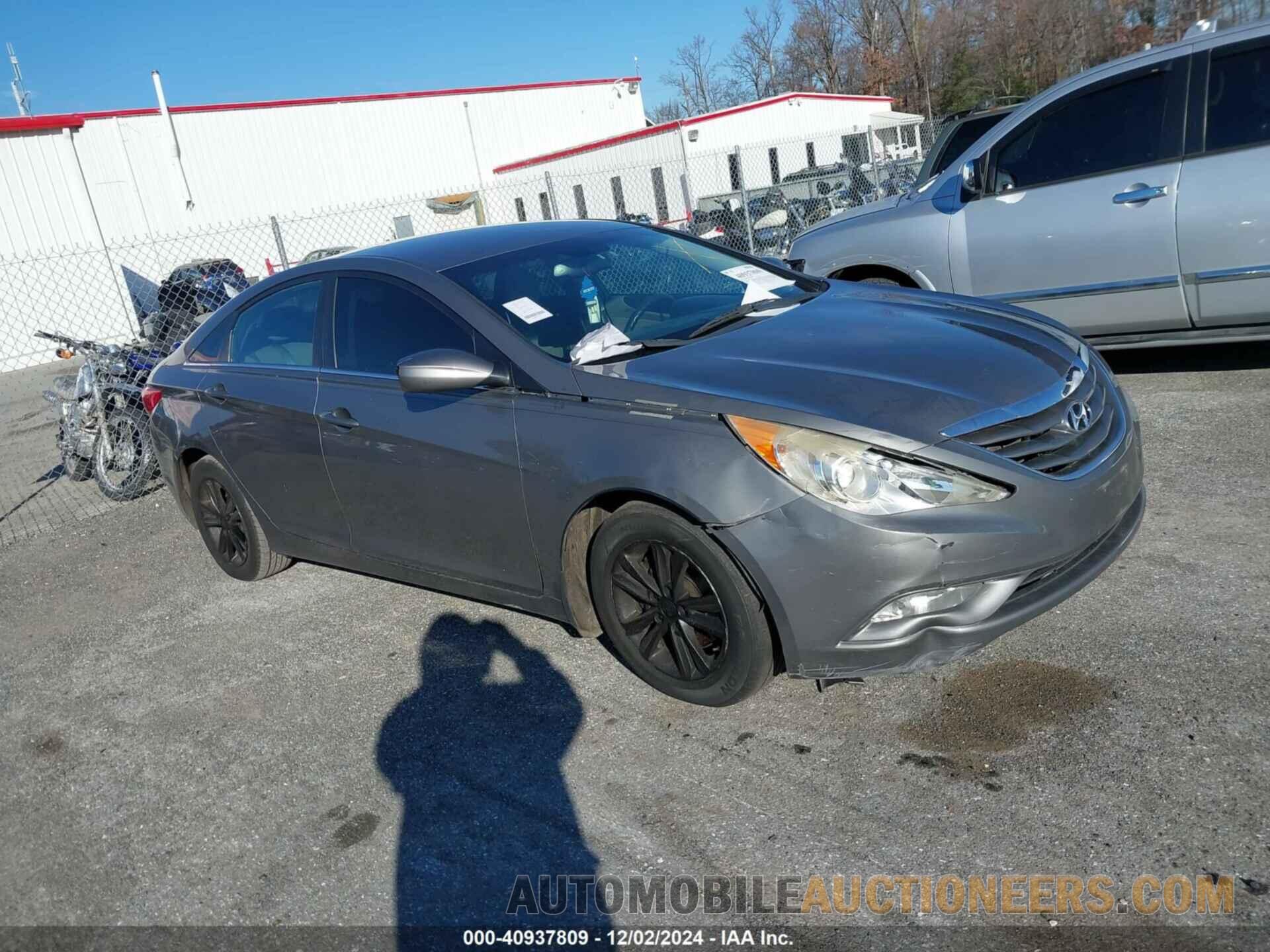 5NPEB4AC5DH699585 HYUNDAI SONATA 2013