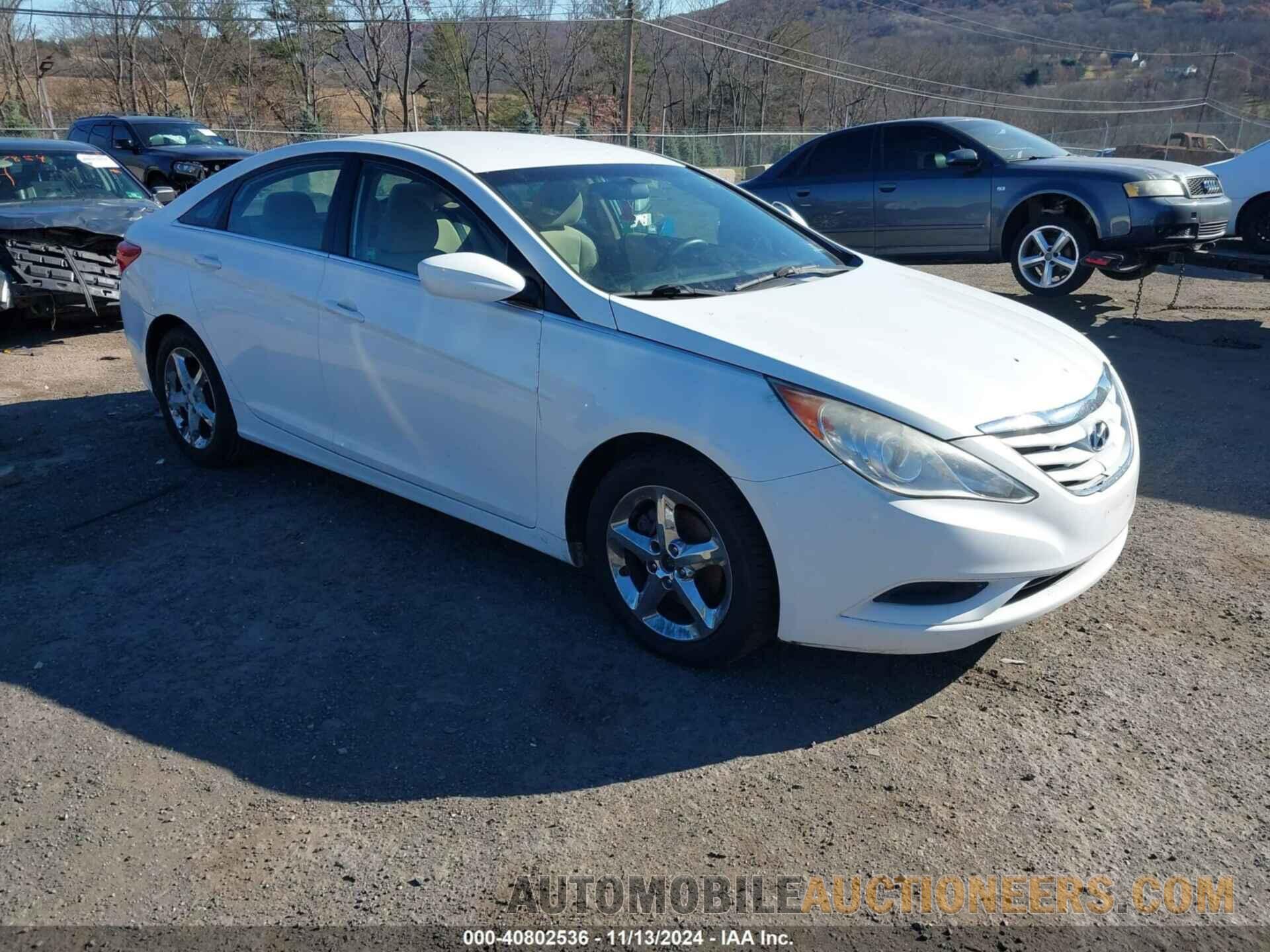 5NPEB4AC6BH018055 HYUNDAI SONATA 2011