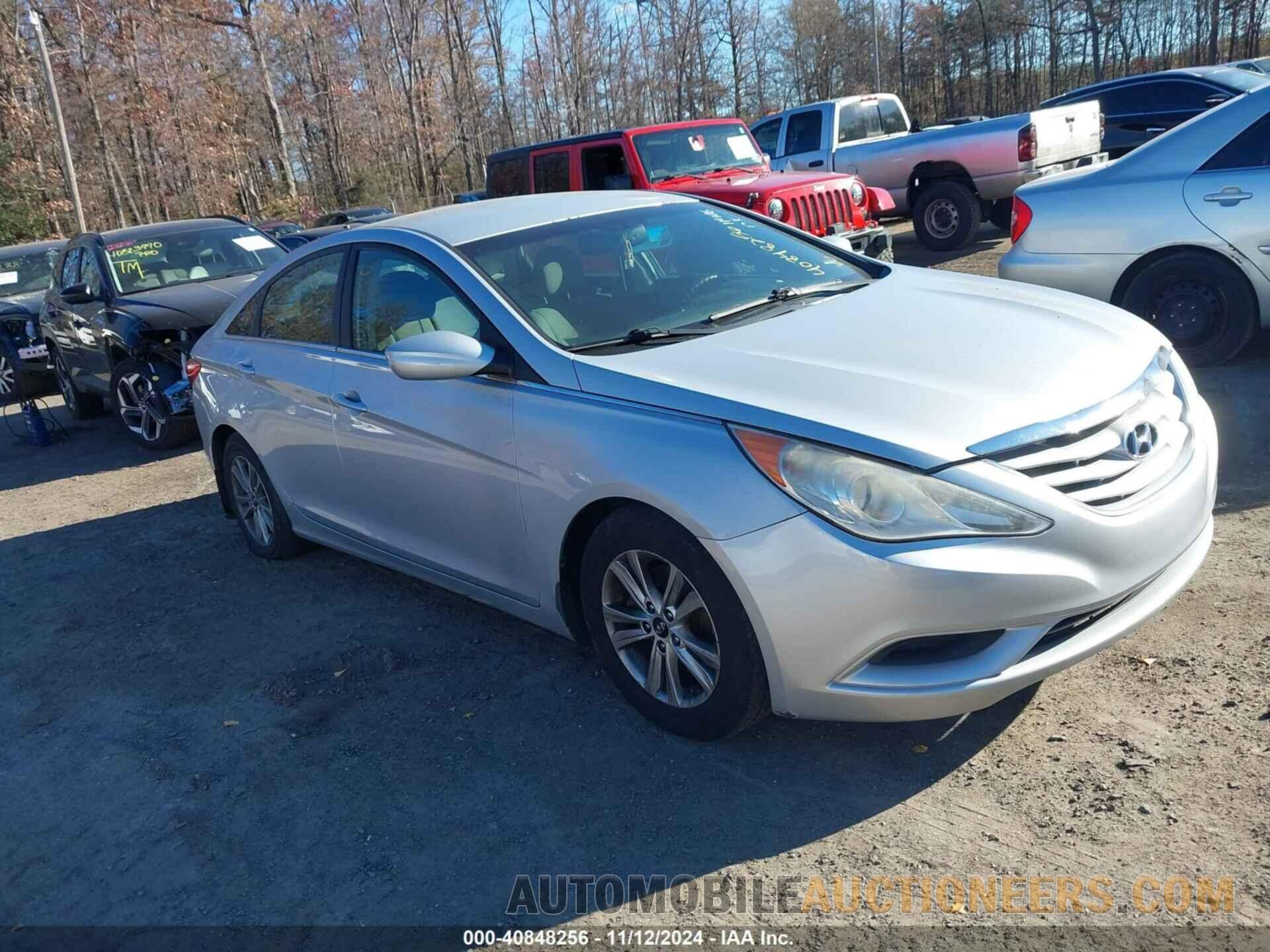 5NPEB4AC6BH120407 HYUNDAI SONATA 2011