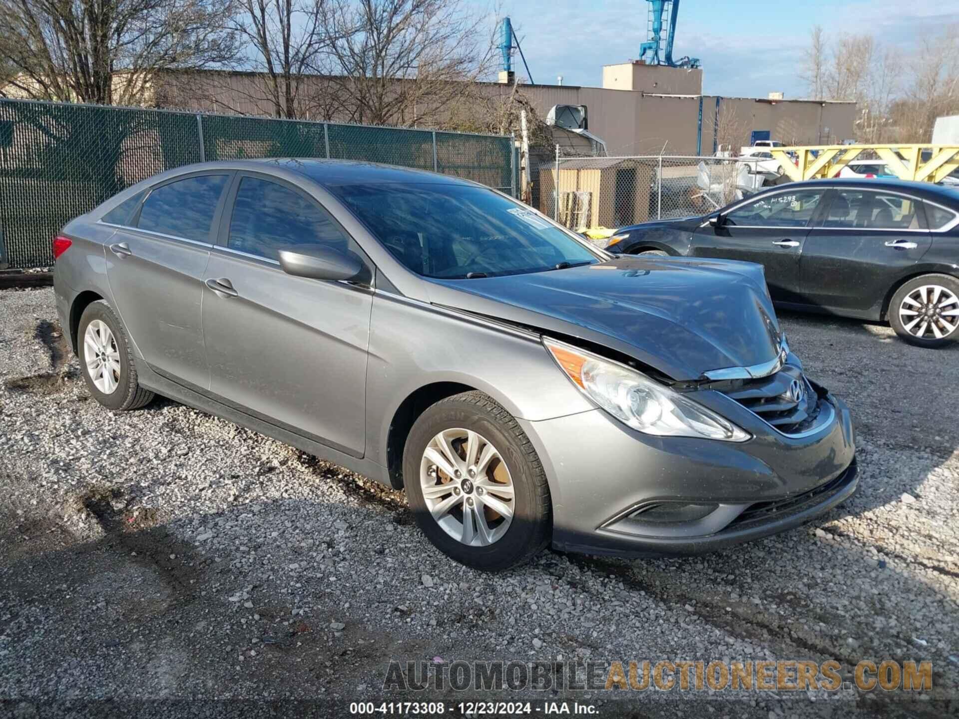 5NPEB4AC7BH135739 HYUNDAI SONATA 2011