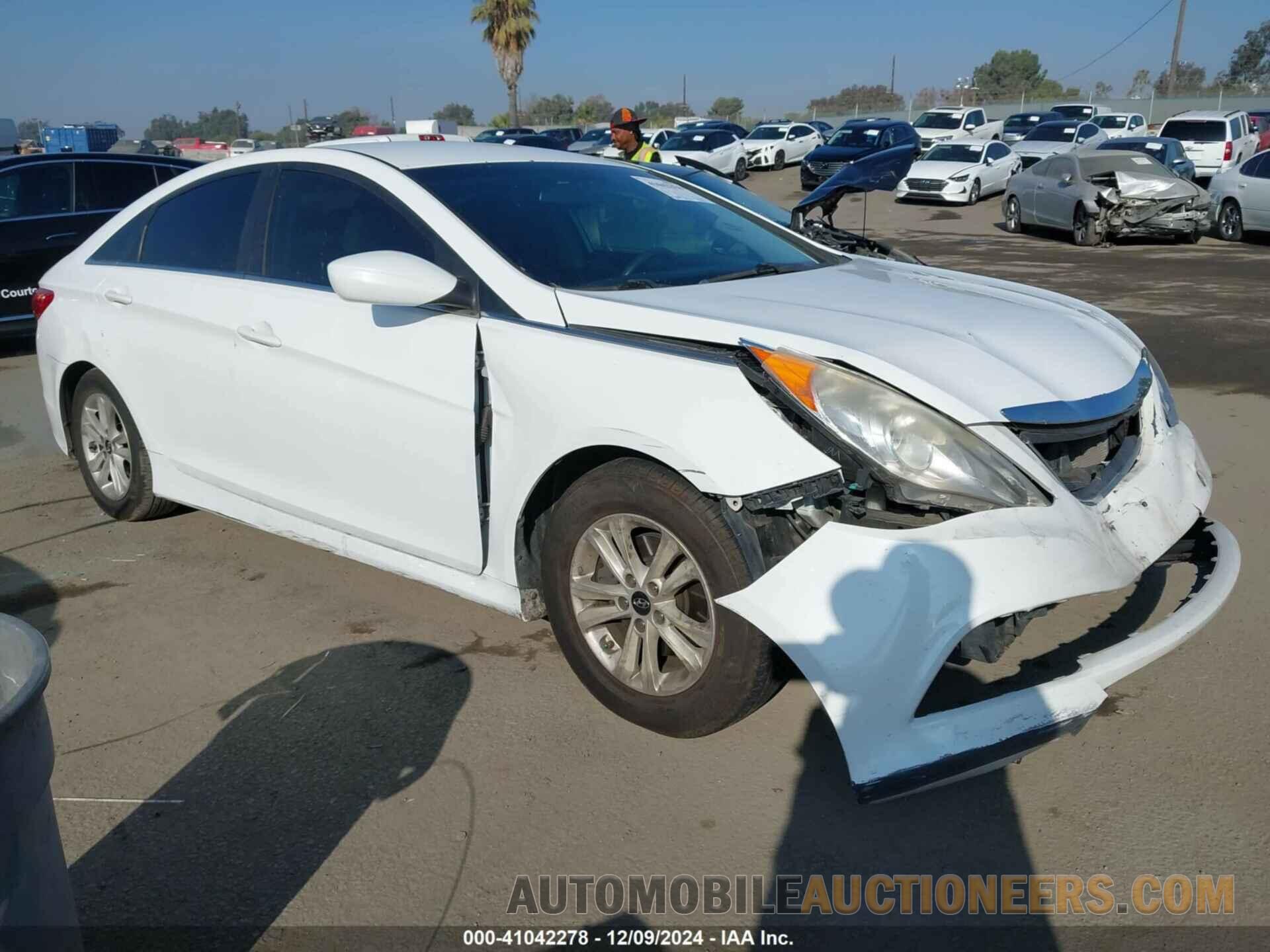 5NPEB4AC7EH852792 HYUNDAI SONATA 2014