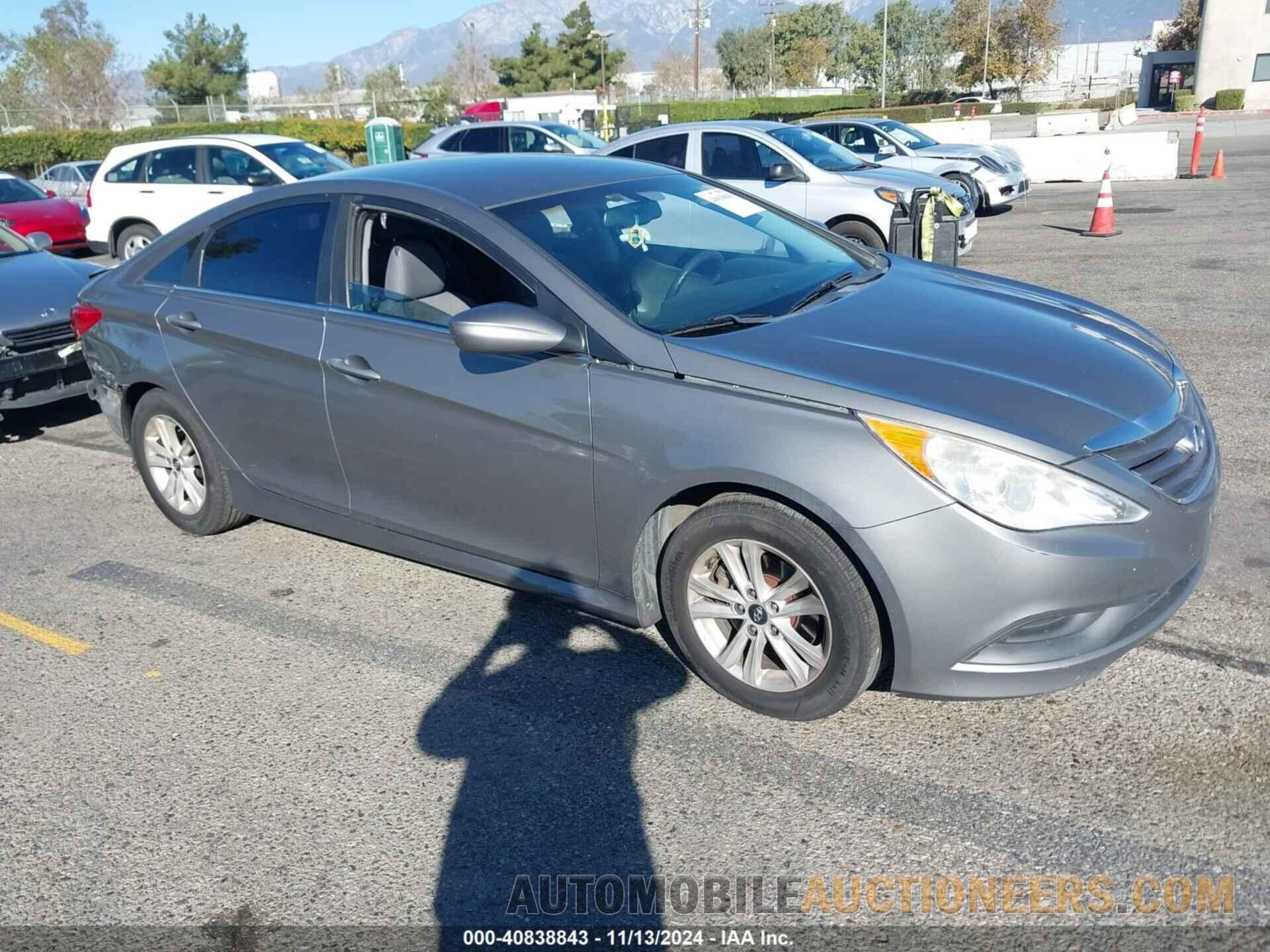 5NPEB4AC7EH927975 HYUNDAI SONATA 2014