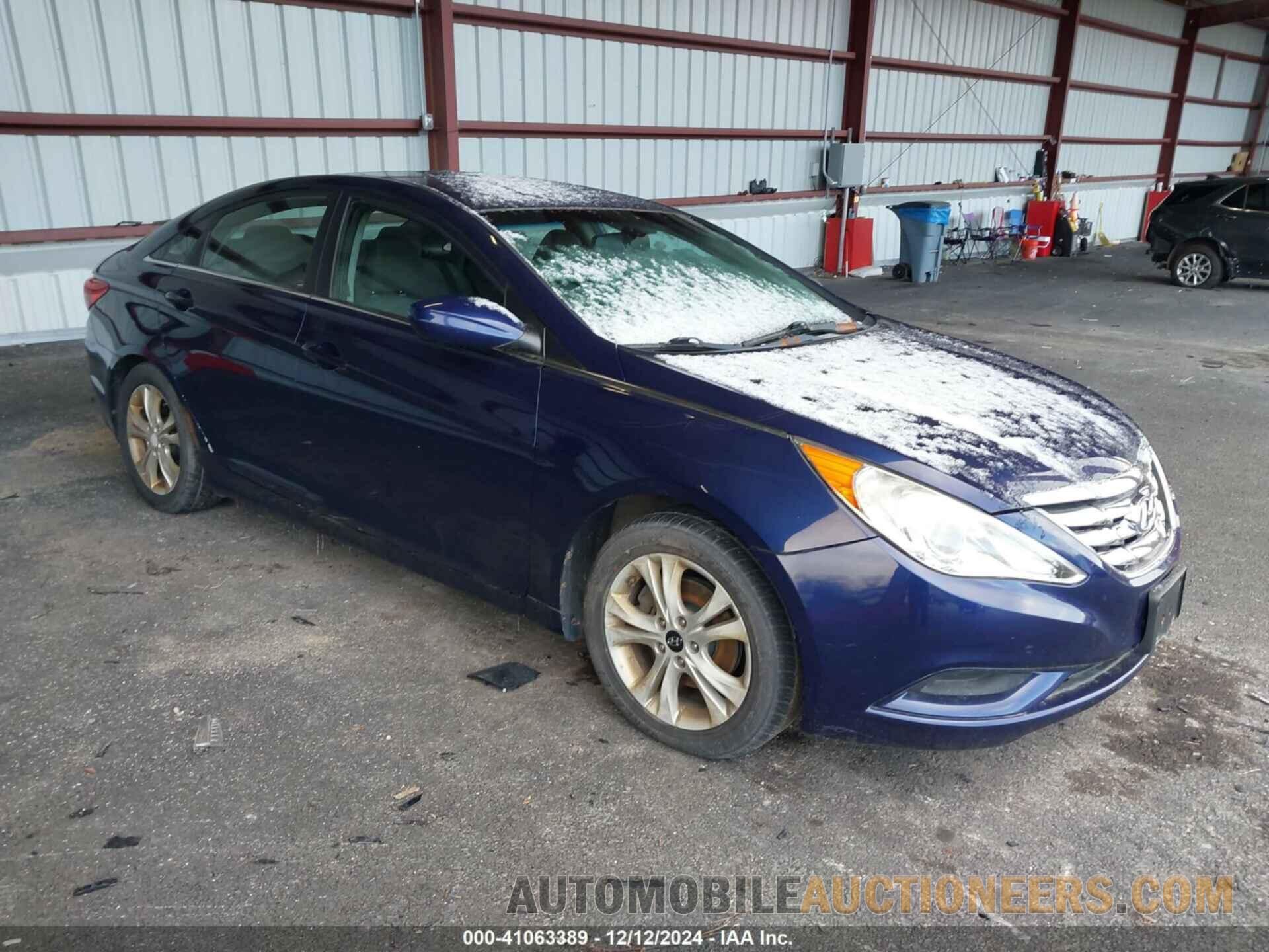 5NPEB4AC8BH045564 HYUNDAI SONATA 2011