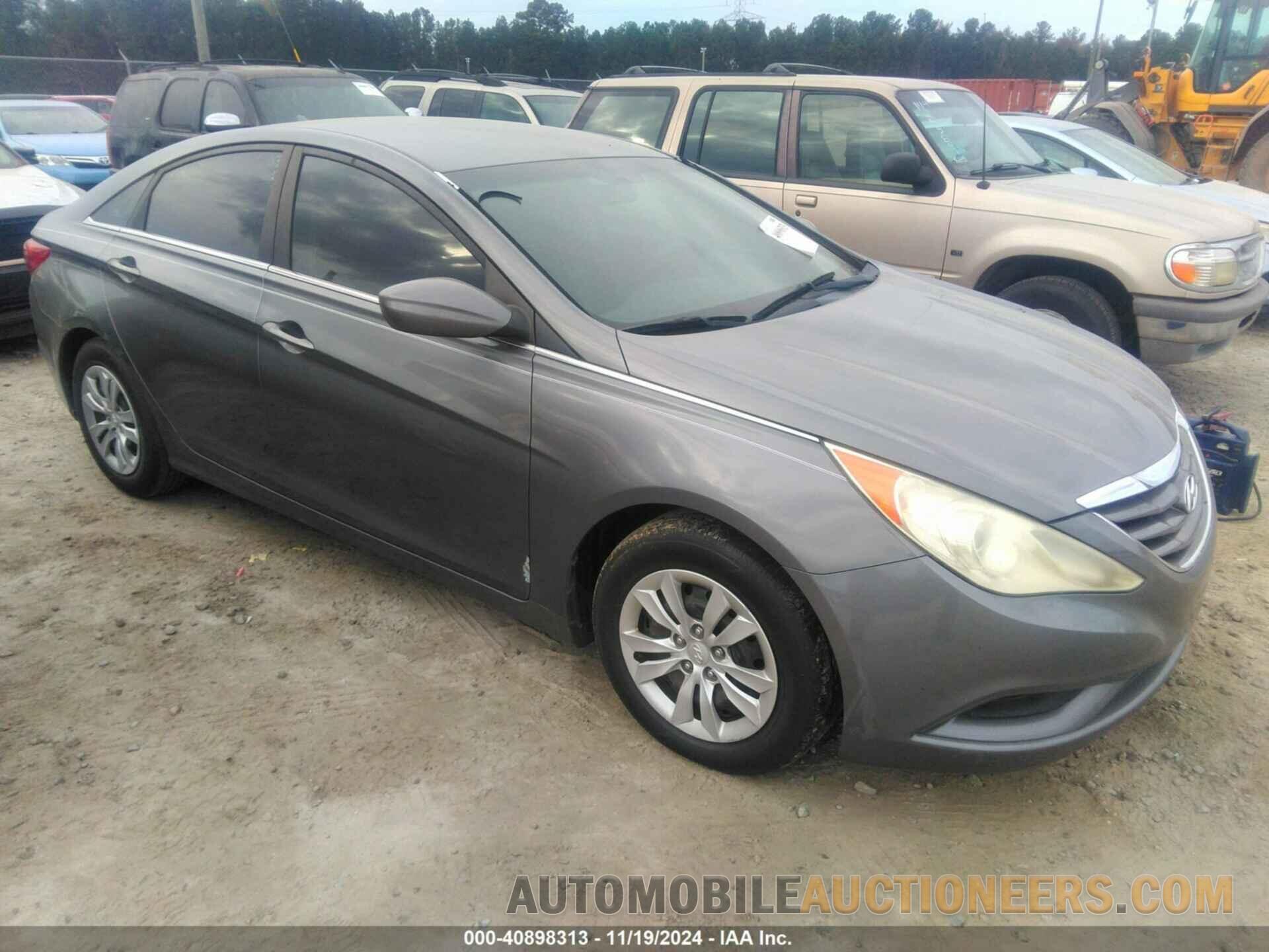 5NPEB4AC8BH215843 HYUNDAI SONATA 2011