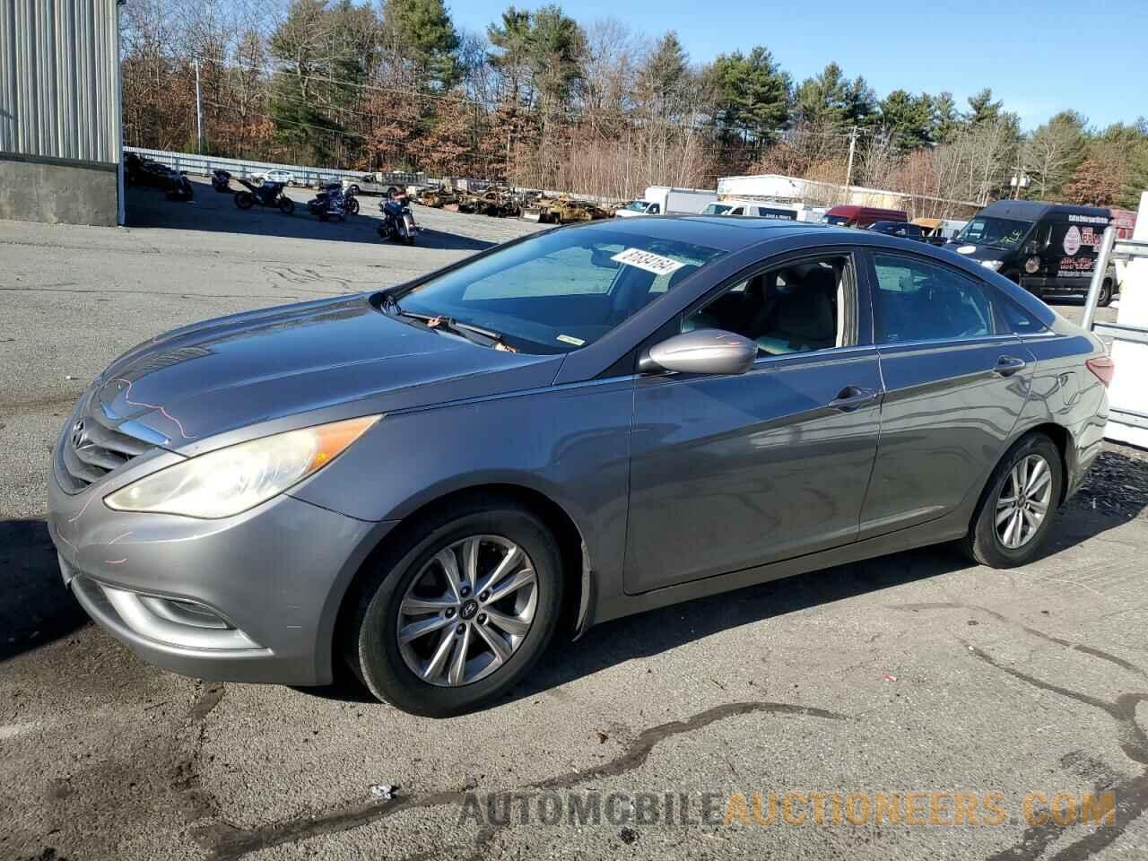 5NPEB4AC8BH241620 HYUNDAI SONATA 2011