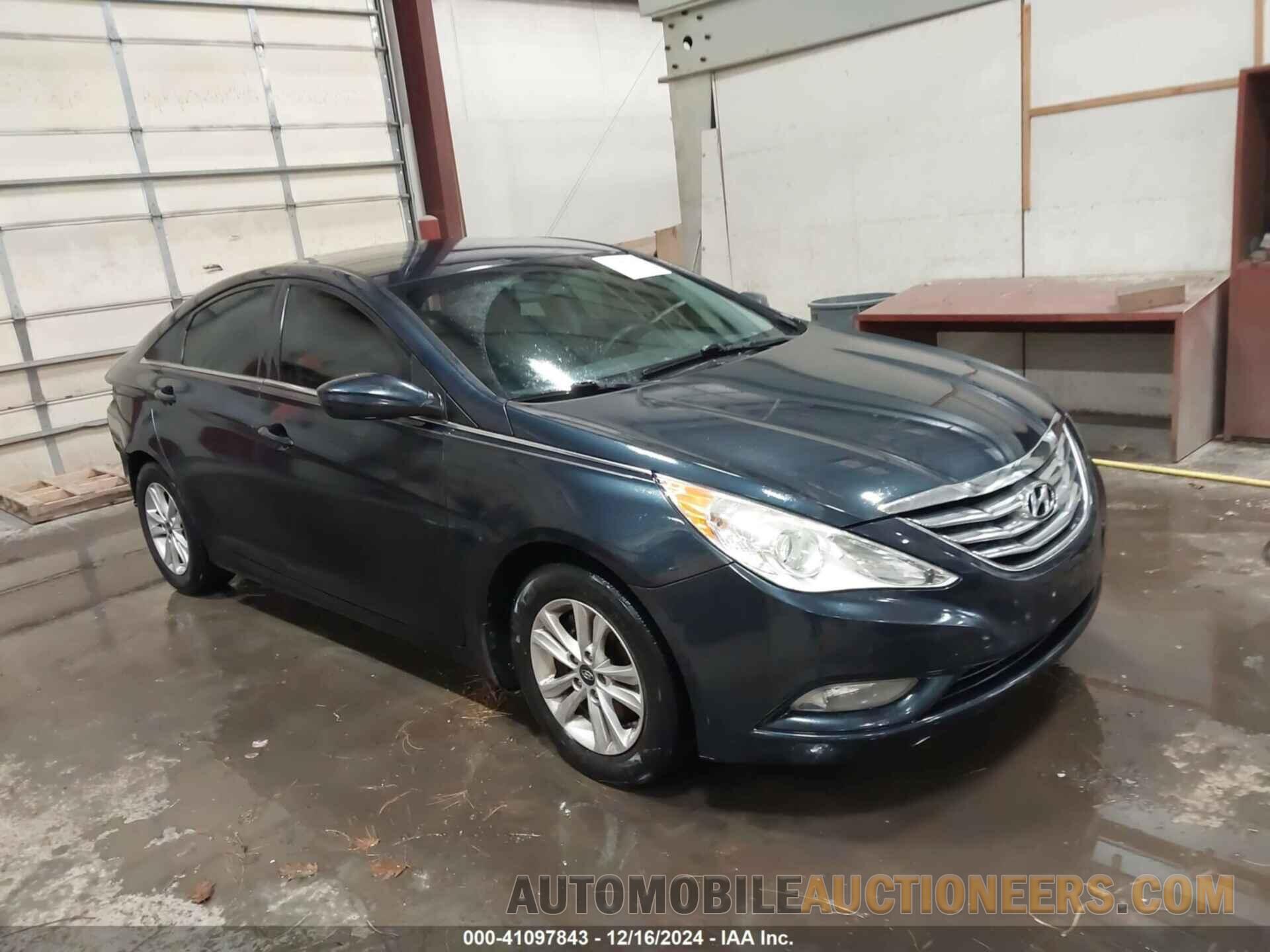 5NPEB4AC8DH805673 HYUNDAI SONATA 2013