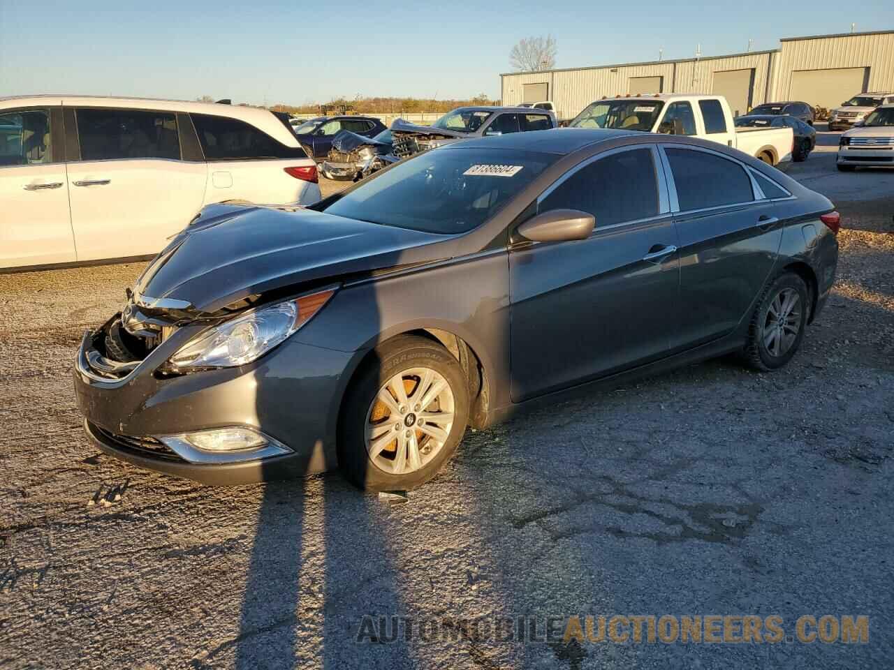 5NPEB4AC9BH137914 HYUNDAI SONATA 2011