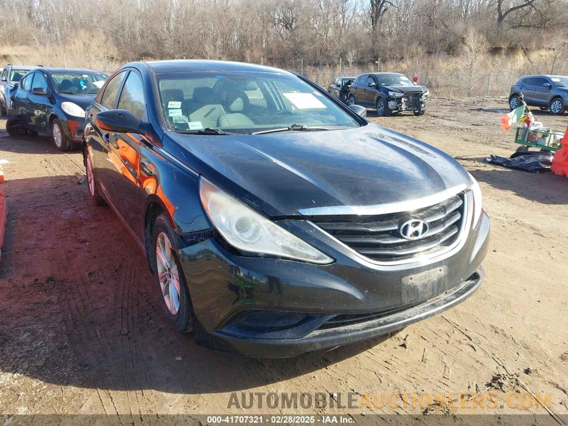 5NPEB4AC9BH171075 HYUNDAI SONATA 2011