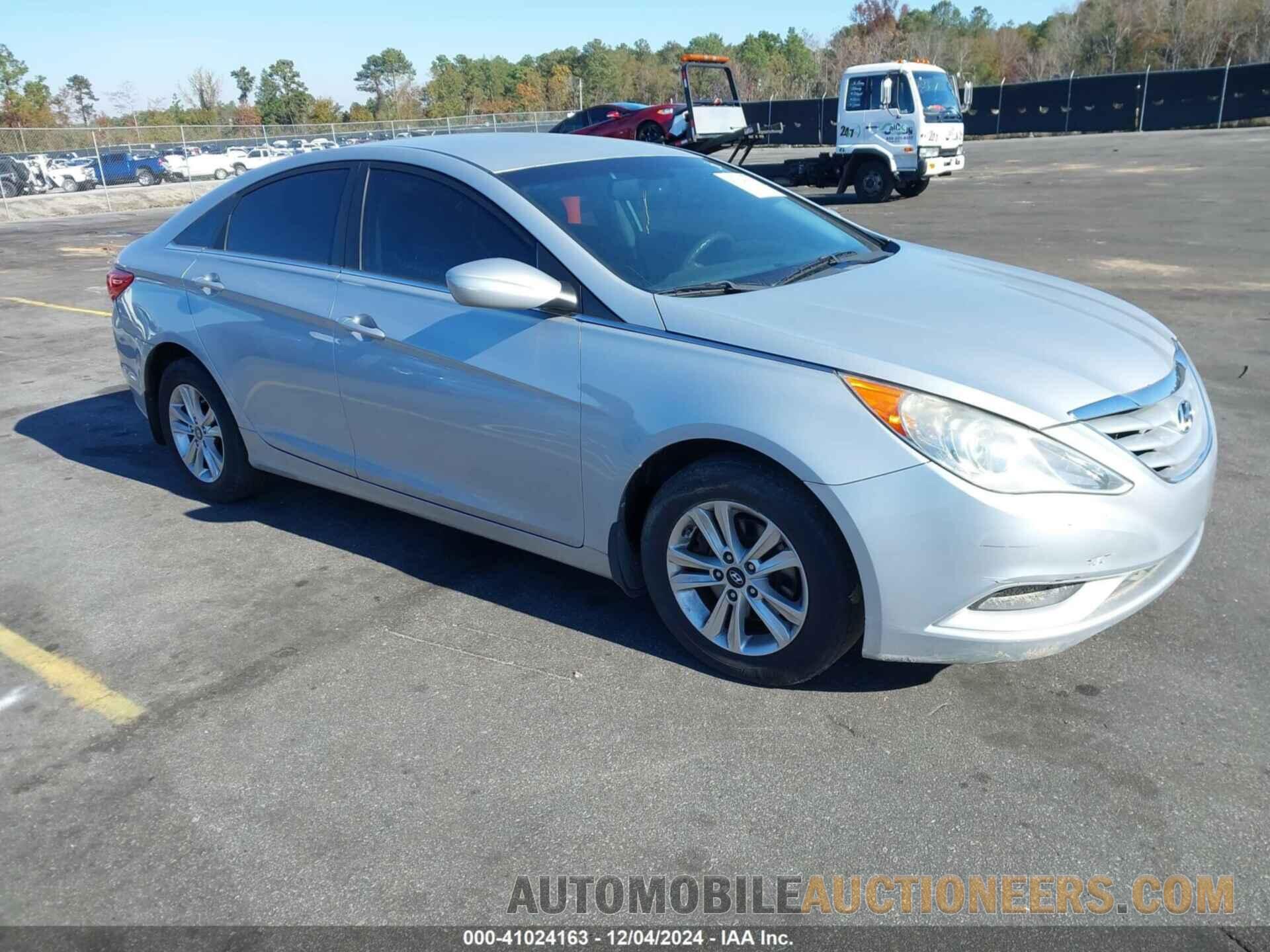 5NPEB4ACXBH097021 HYUNDAI SONATA 2011