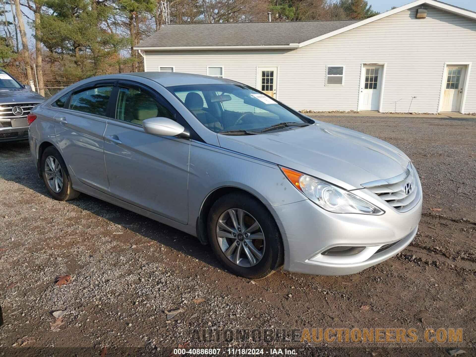 5NPEB4ACXBH126405 HYUNDAI SONATA 2011