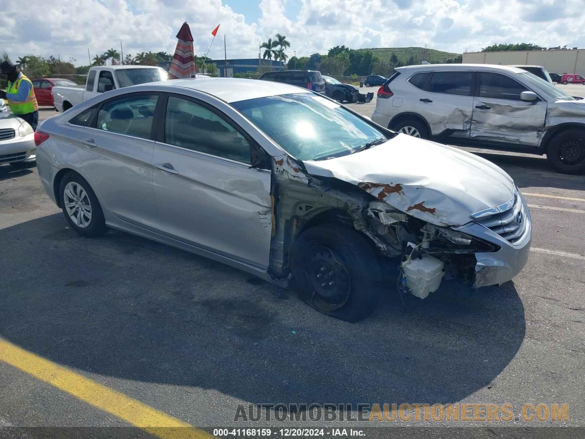 5NPEB4ACXBH274666 HYUNDAI SONATA 2011