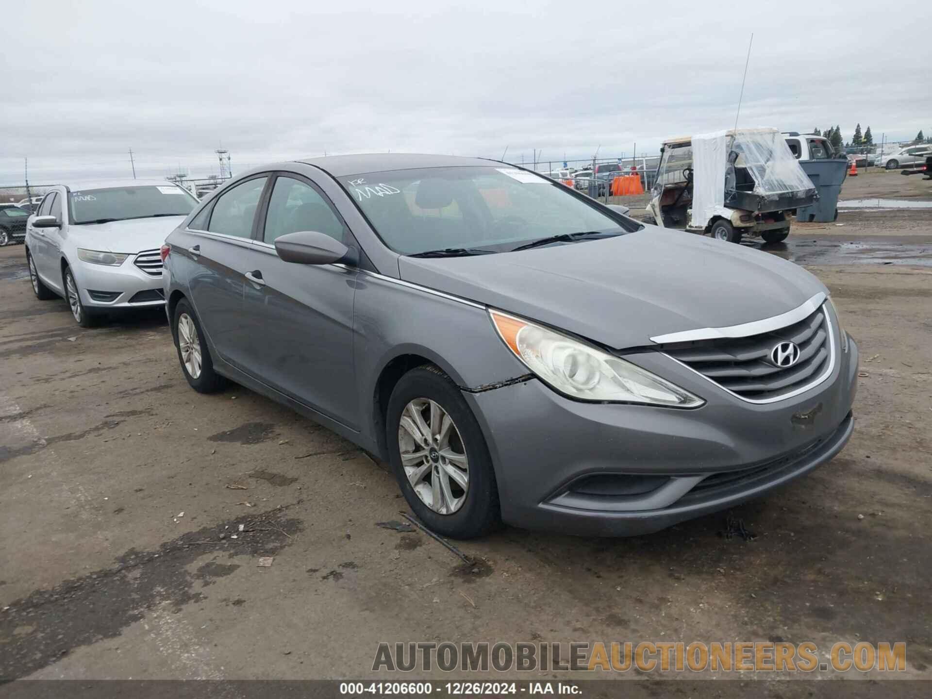 5NPEB4ACXBH280712 HYUNDAI SONATA 2011