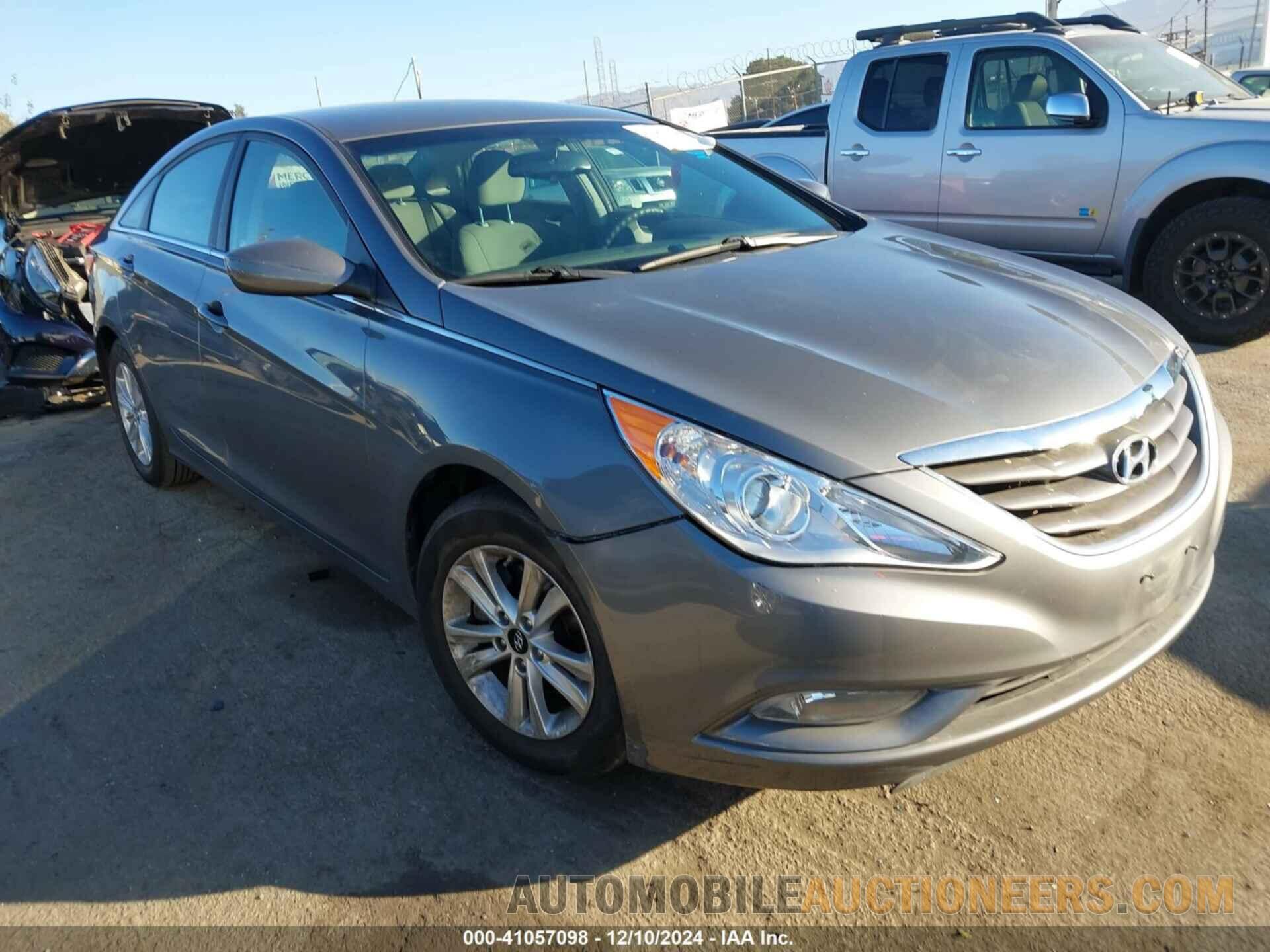 5NPEB4ACXDH735402 HYUNDAI SONATA 2013