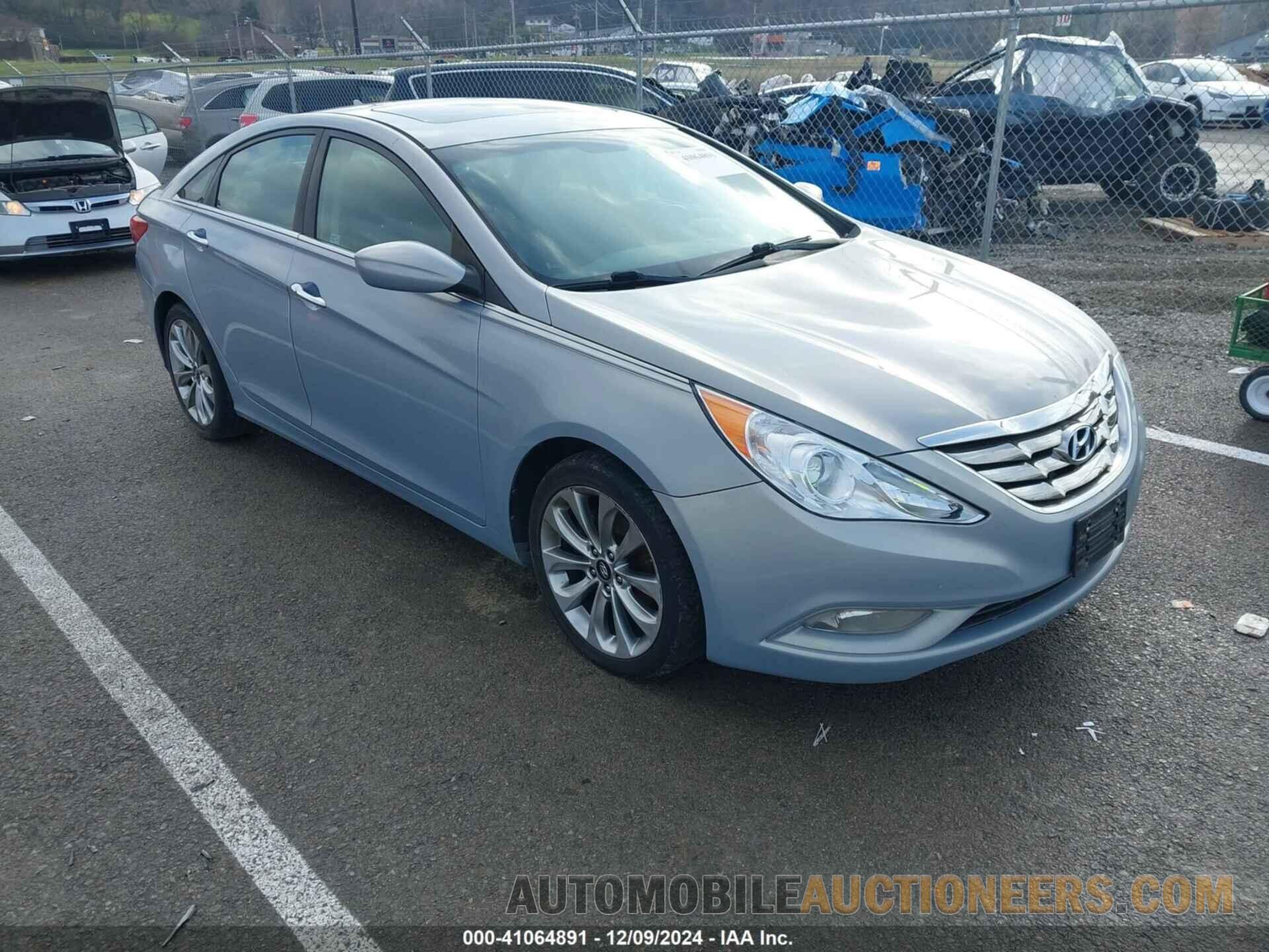 5NPEC4AB3BH316812 HYUNDAI SONATA 2011