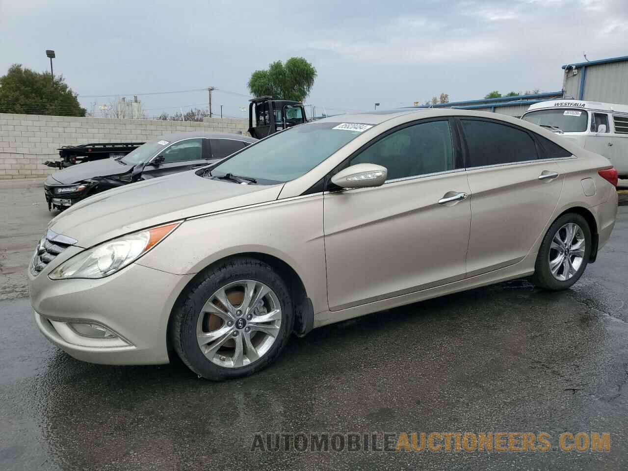 5NPEC4AB4BH289541 HYUNDAI SONATA 2011