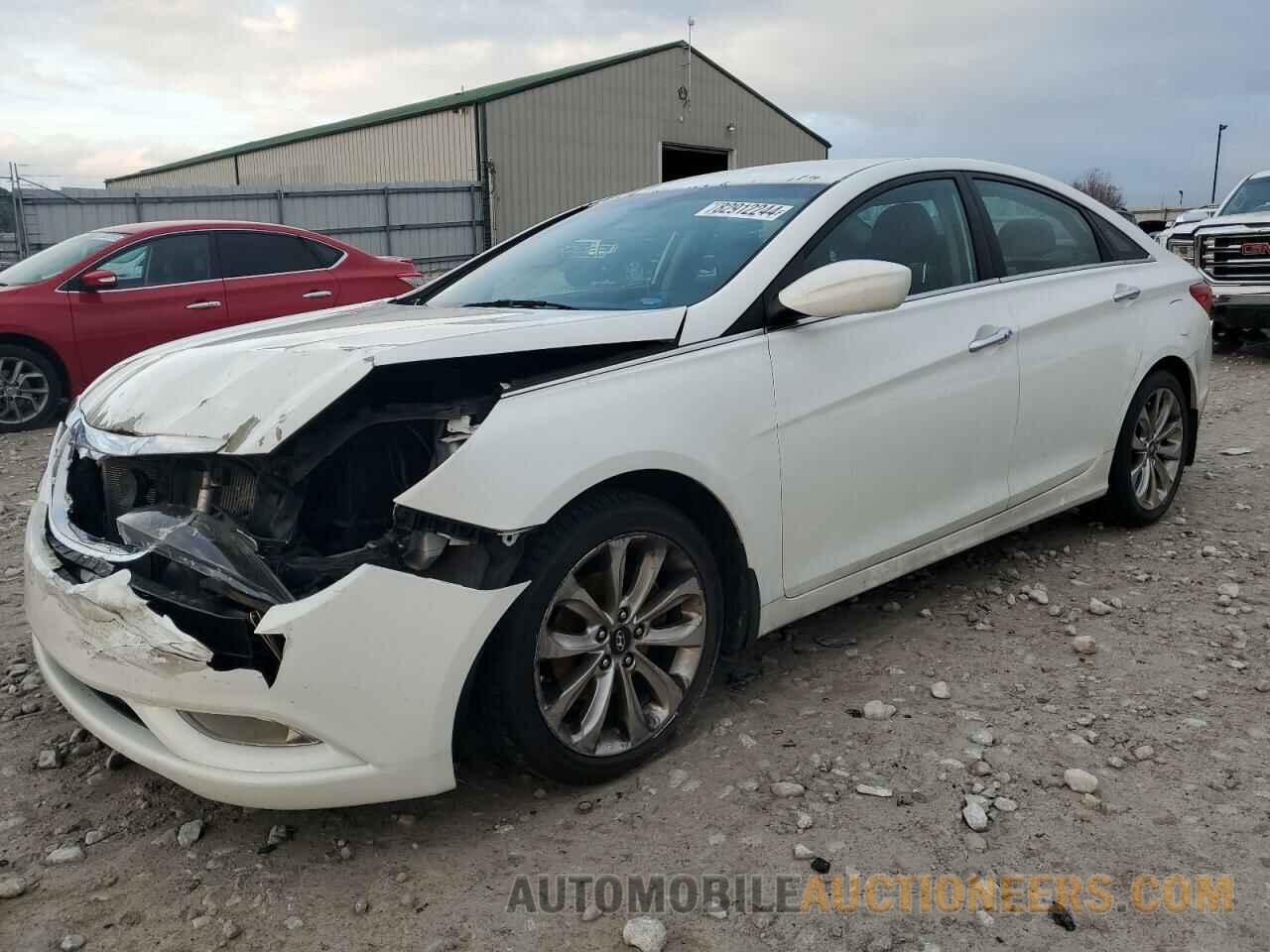 5NPEC4AB5BH204156 HYUNDAI SONATA 2011