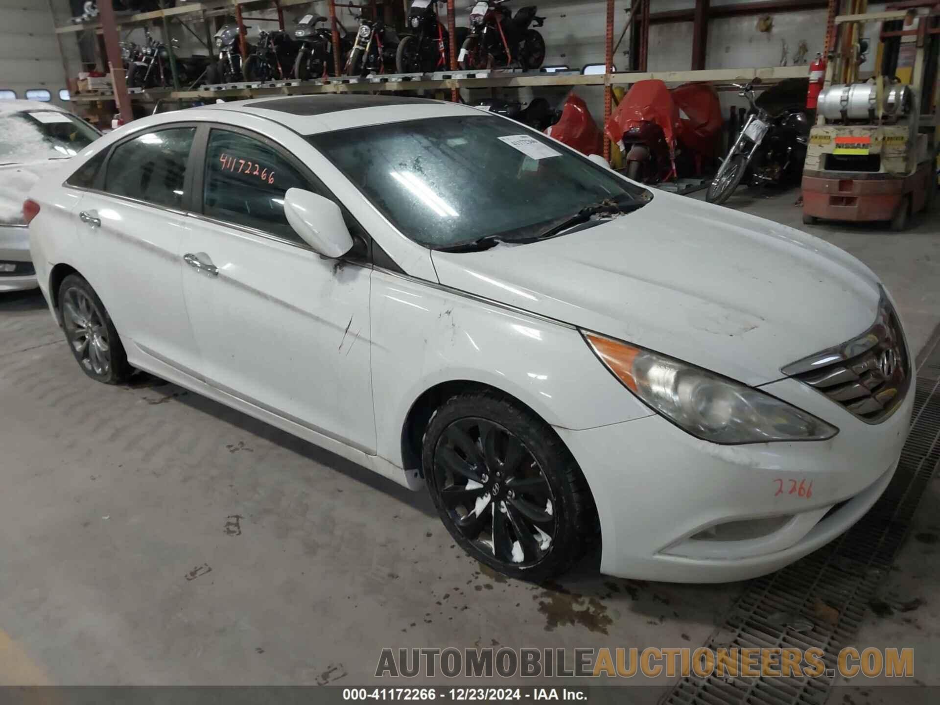 5NPEC4AB6BH219281 HYUNDAI SONATA 2011