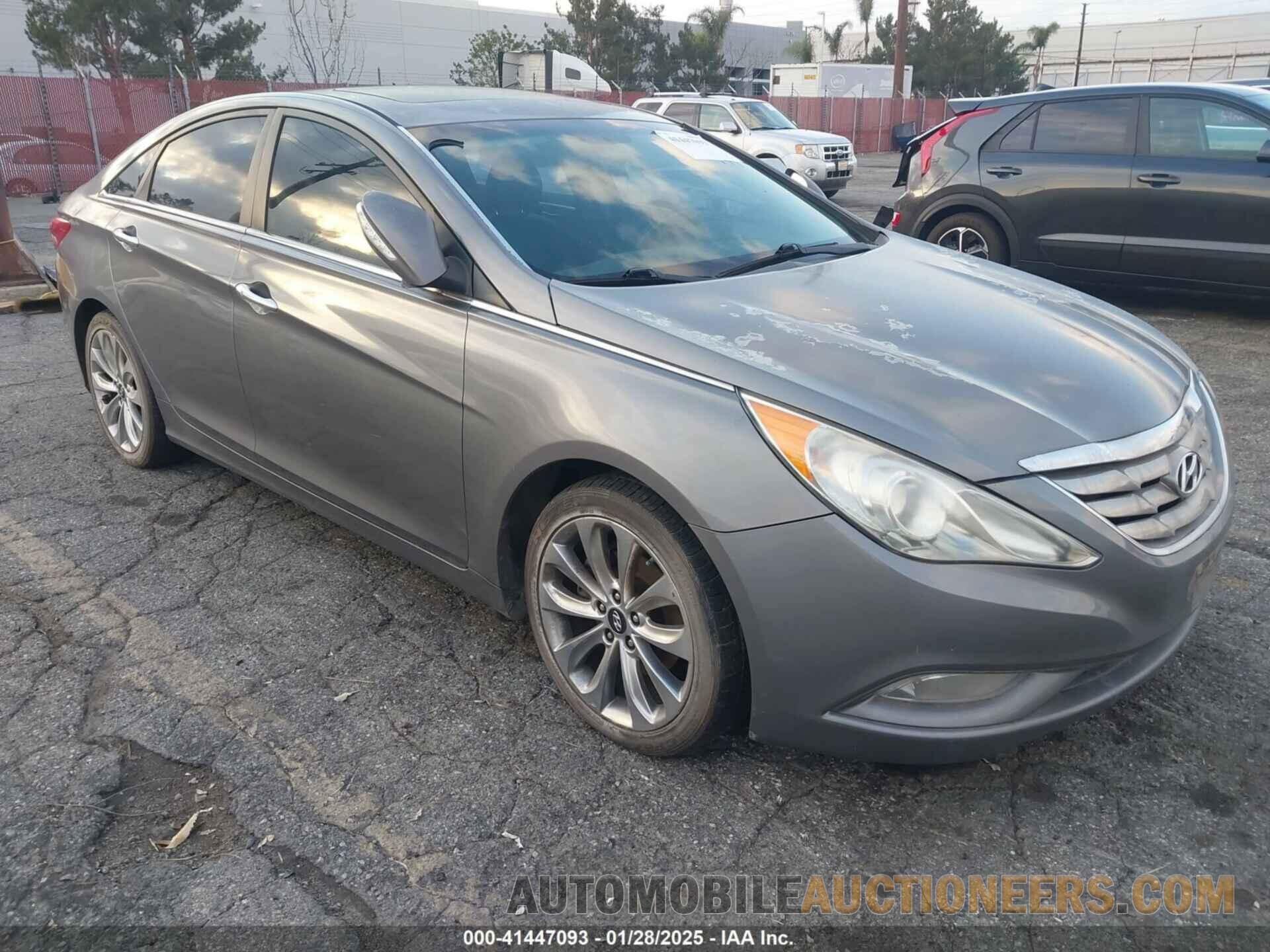 5NPEC4AB8BH234932 HYUNDAI SONATA 2011