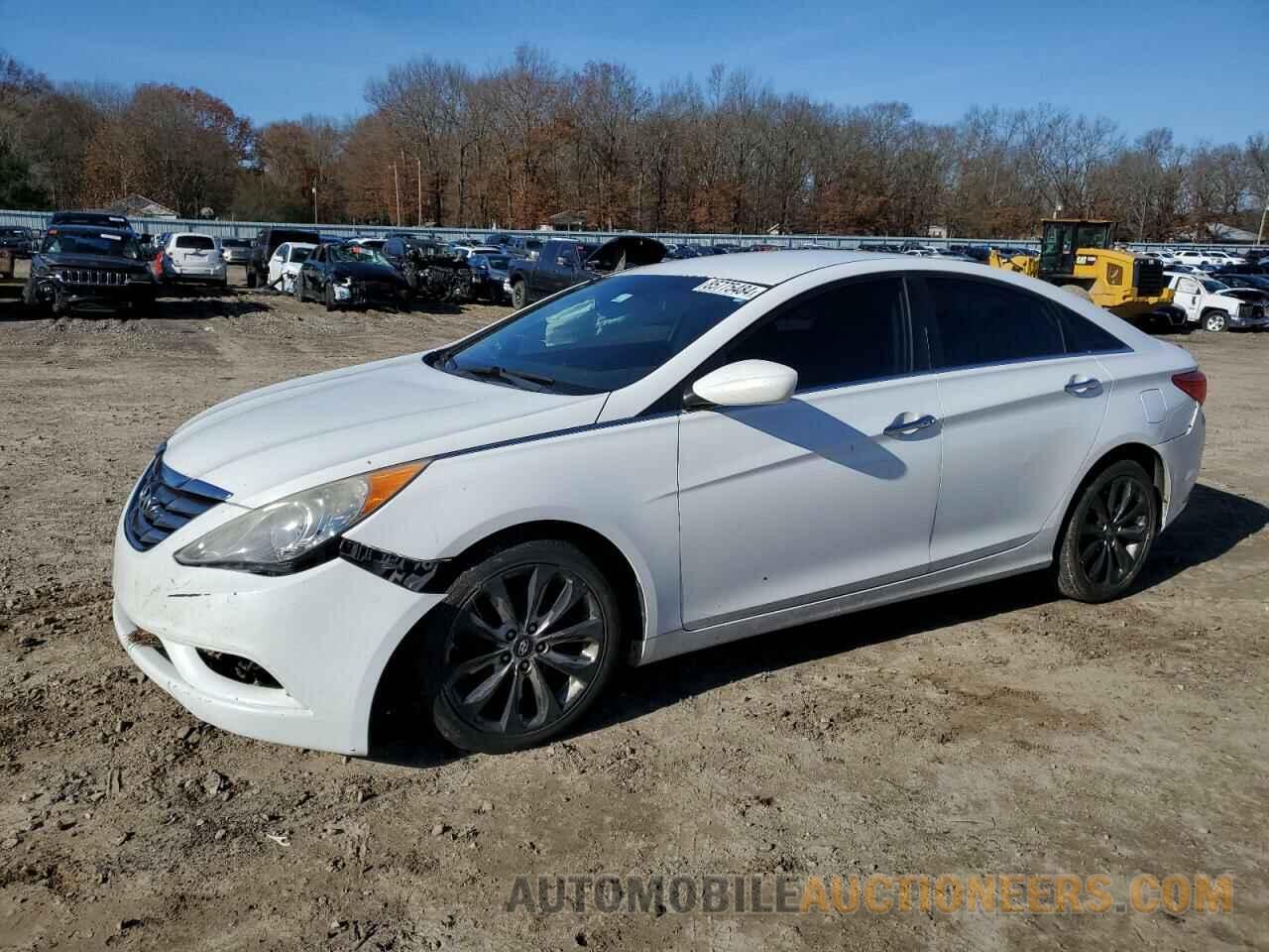 5NPEC4AB8BH318068 HYUNDAI SONATA 2011