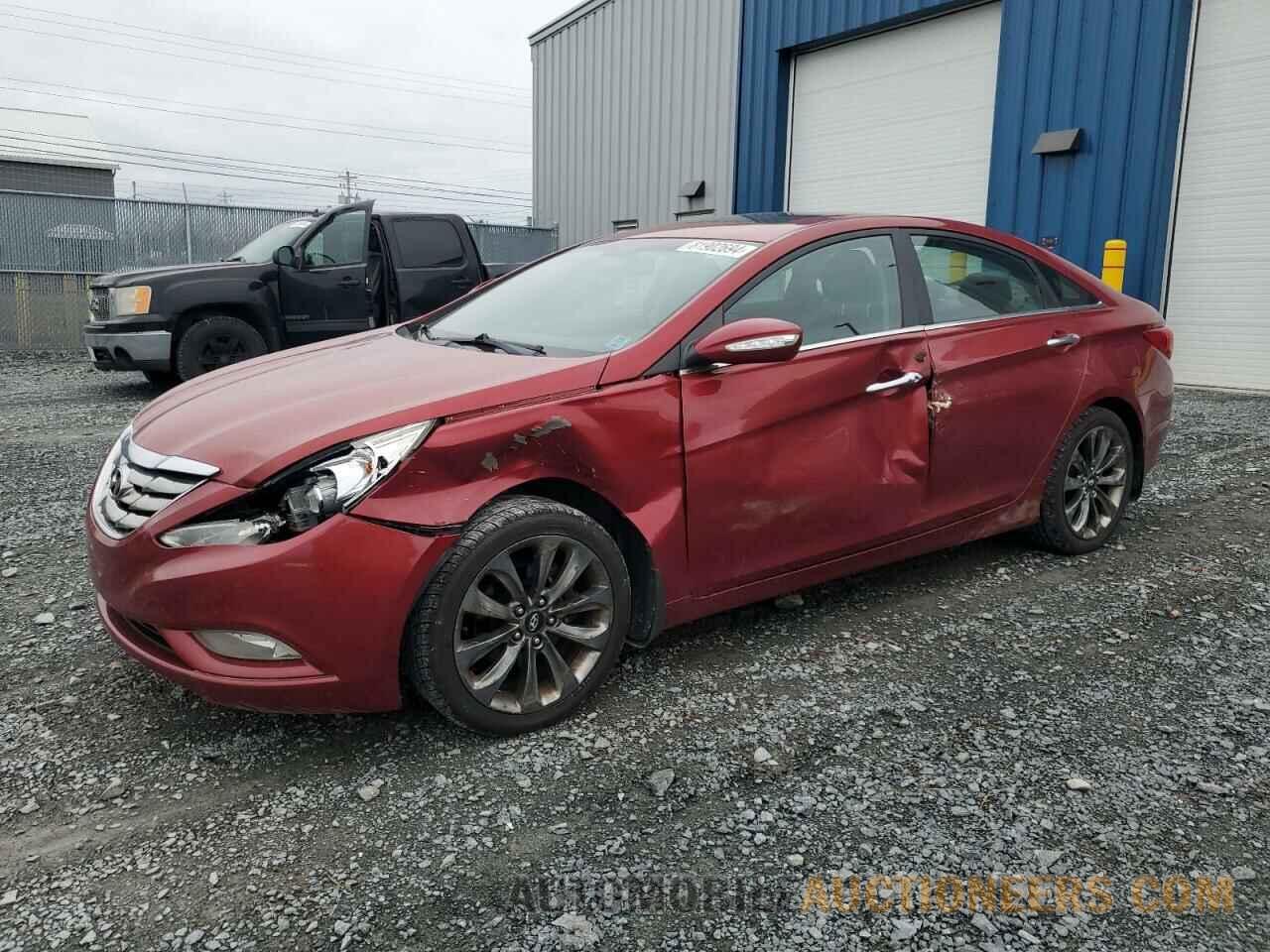 5NPEC4ABXBH173809 HYUNDAI SONATA 2011