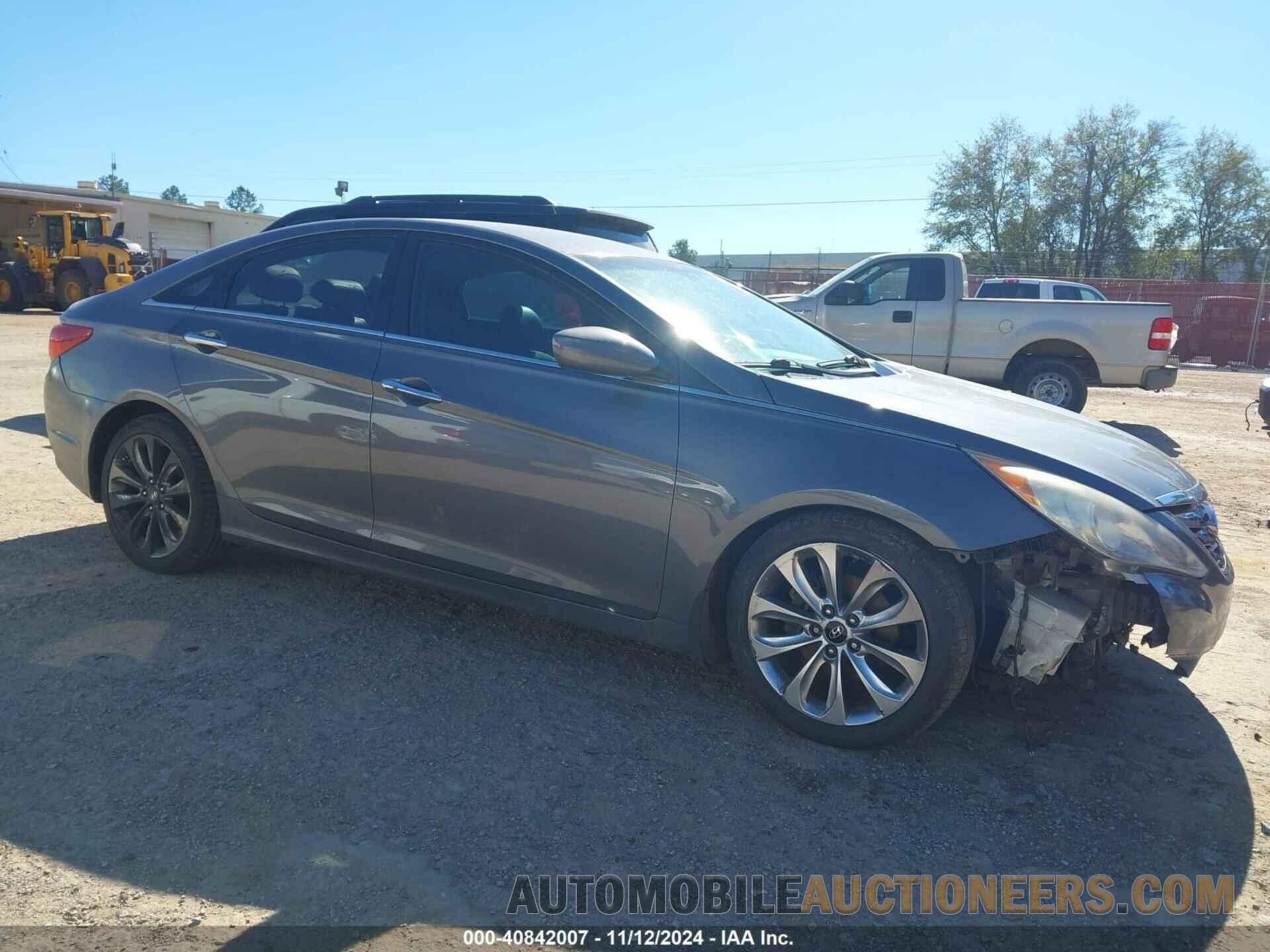 5NPEC4AC0BH128984 HYUNDAI SONATA 2011