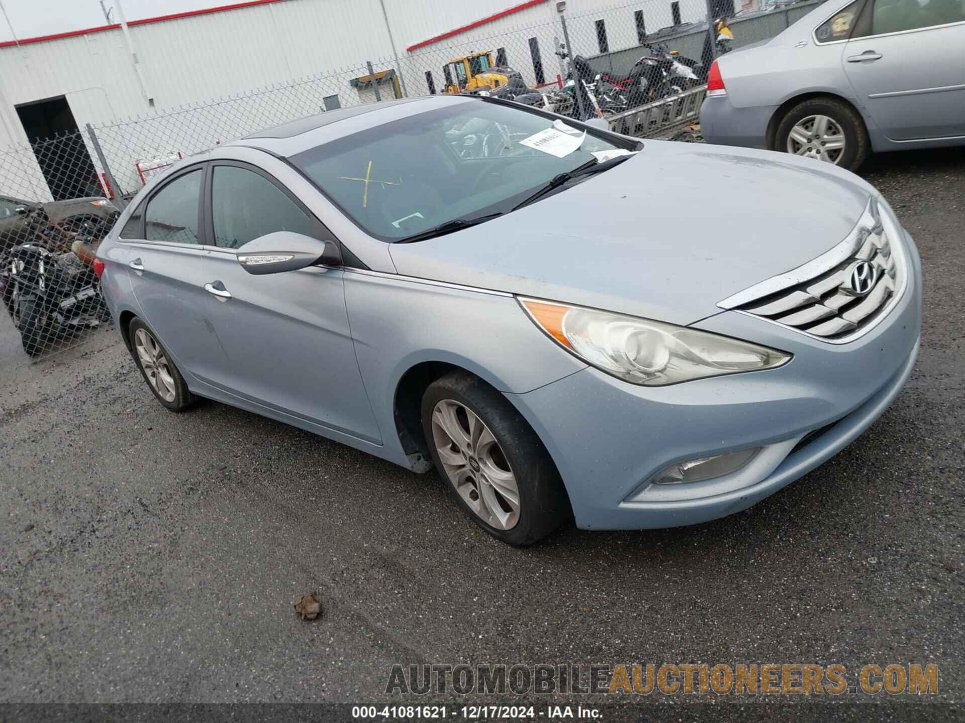 5NPEC4AC1BH241049 HYUNDAI SONATA 2011