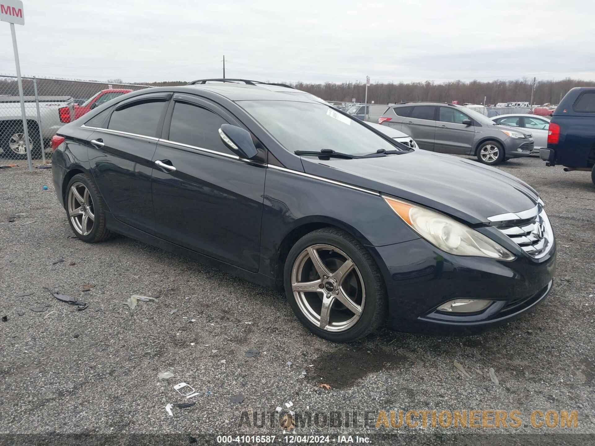 5NPEC4AC1BH302061 HYUNDAI SONATA 2011