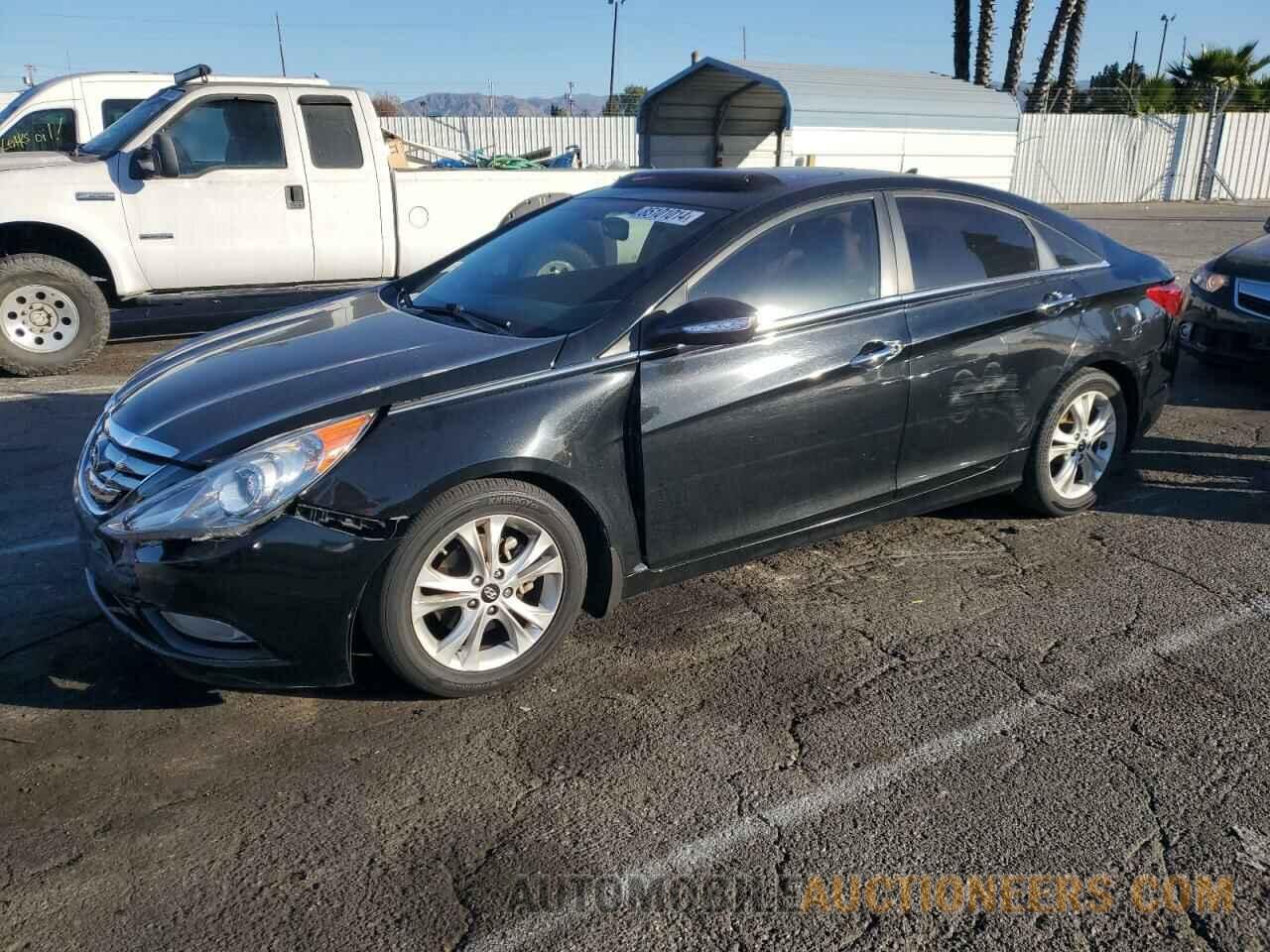 5NPEC4AC2BH121924 HYUNDAI SONATA 2011