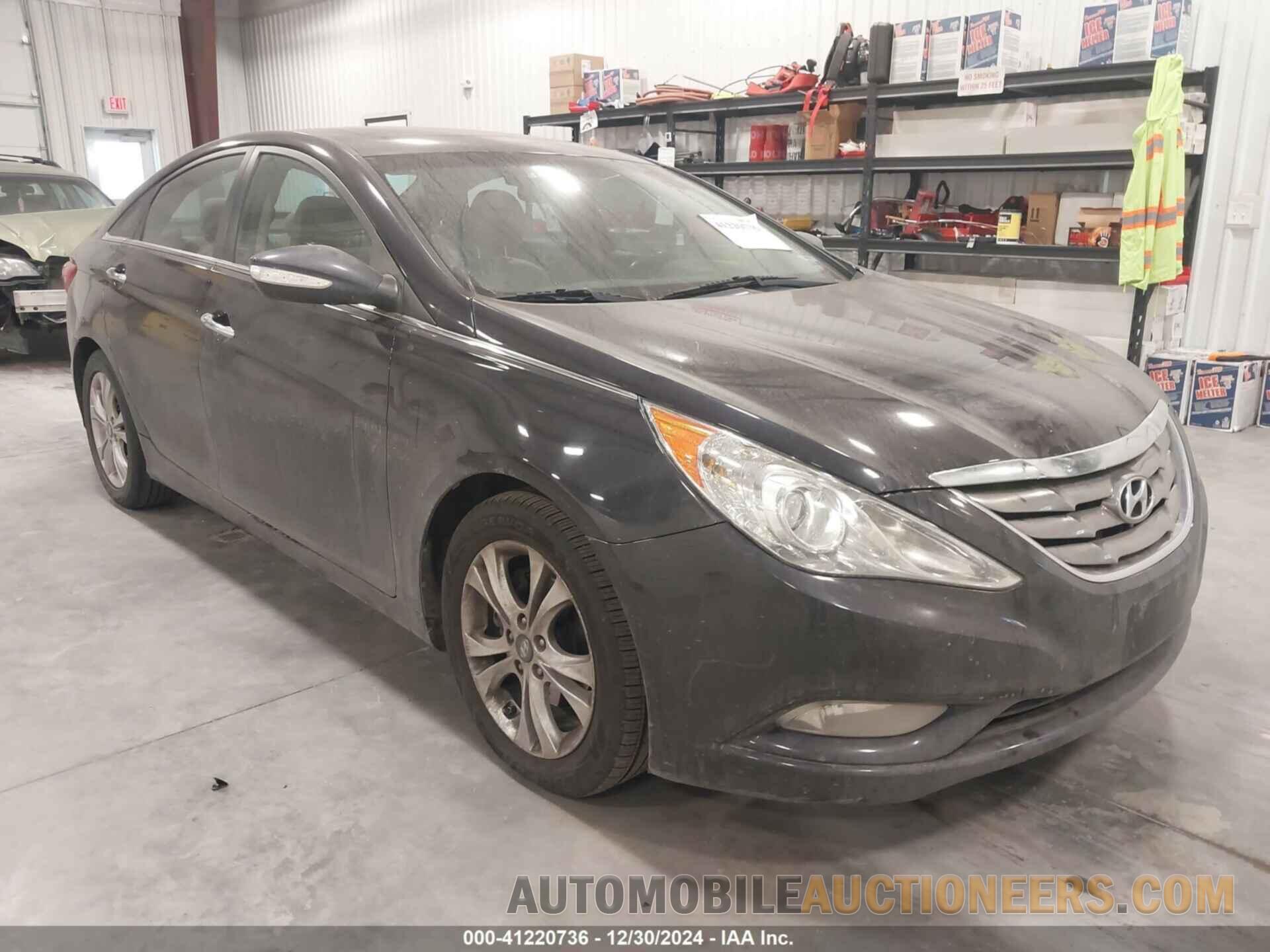 5NPEC4AC2BH147732 HYUNDAI SONATA 2011