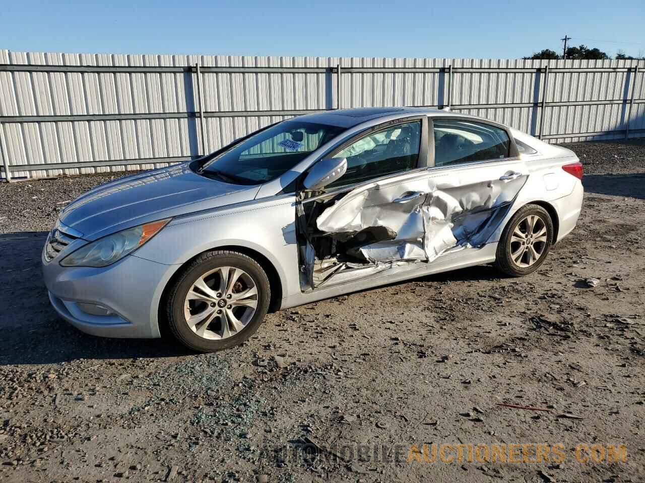 5NPEC4AC2BH259611 HYUNDAI SONATA 2011