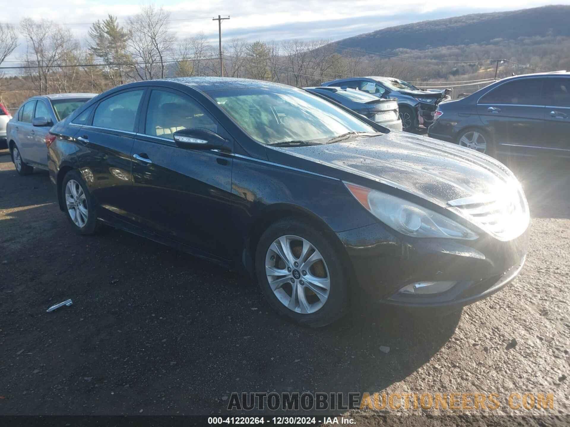 5NPEC4AC3BH138733 HYUNDAI SONATA 2011