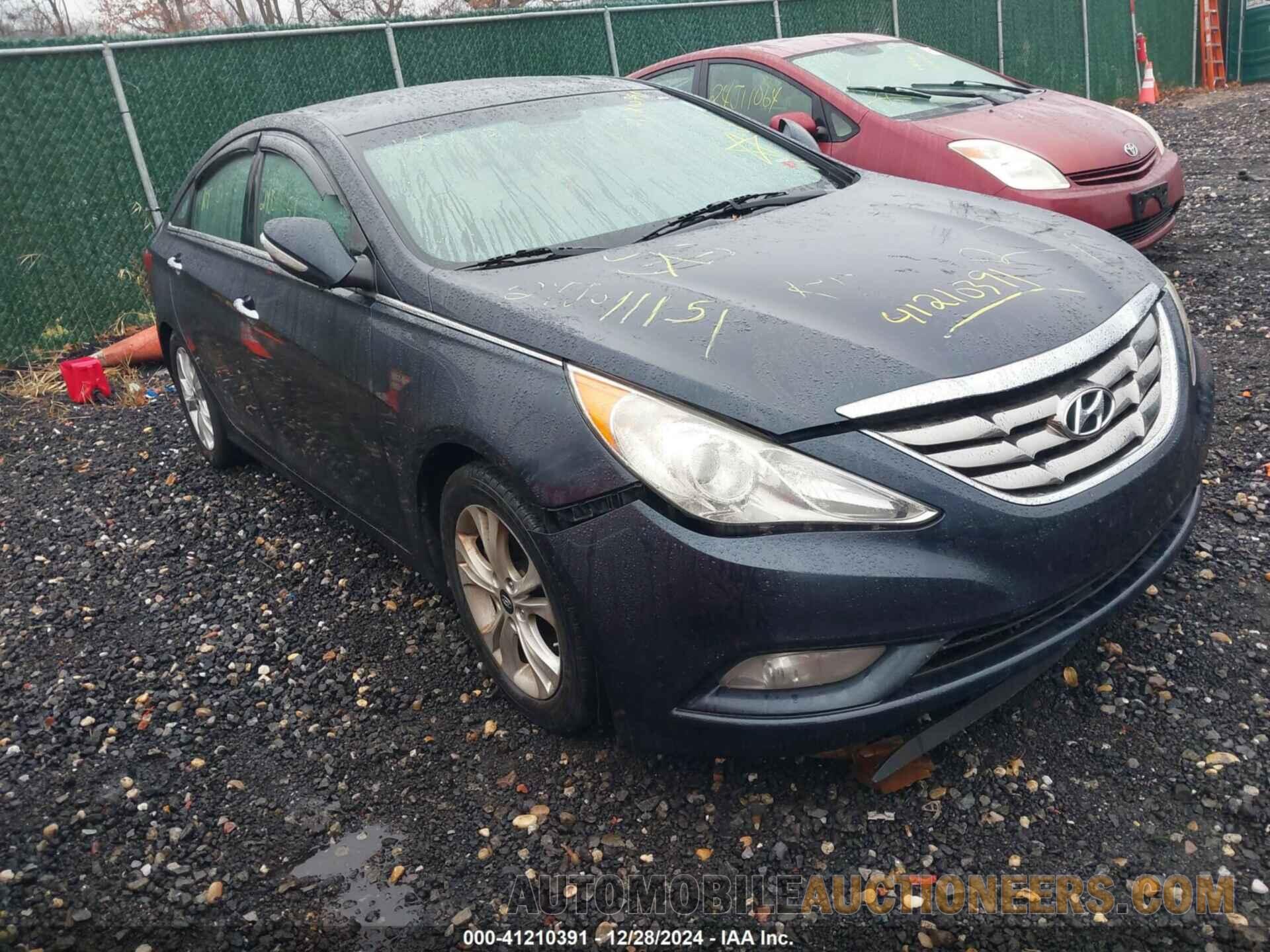 5NPEC4AC3BH147268 HYUNDAI SONATA 2011