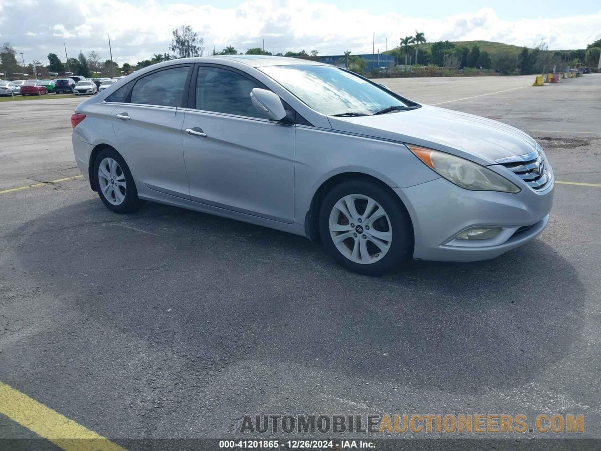 5NPEC4AC4BH123738 HYUNDAI SONATA 2011