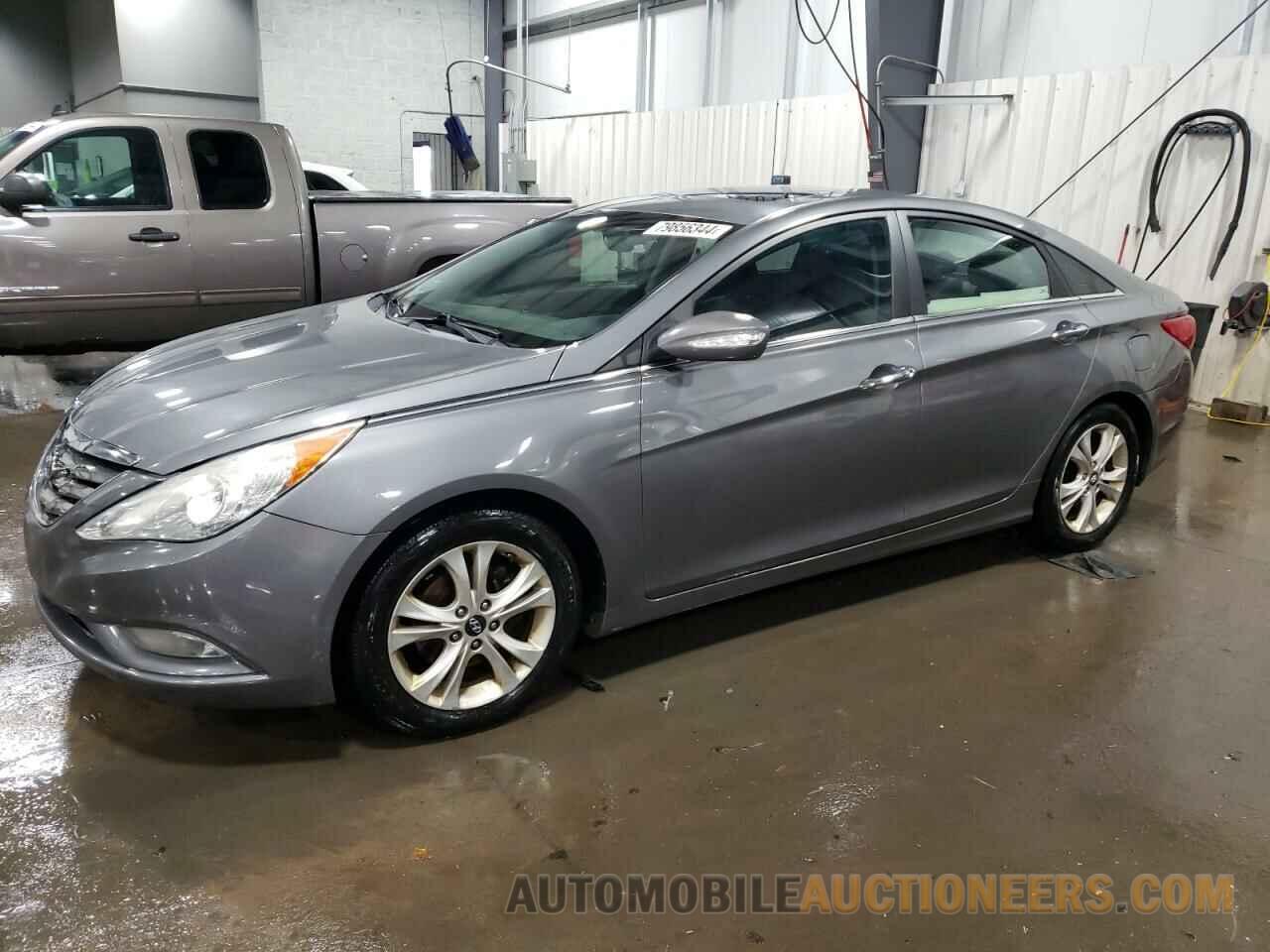 5NPEC4AC4BH137820 HYUNDAI SONATA 2011