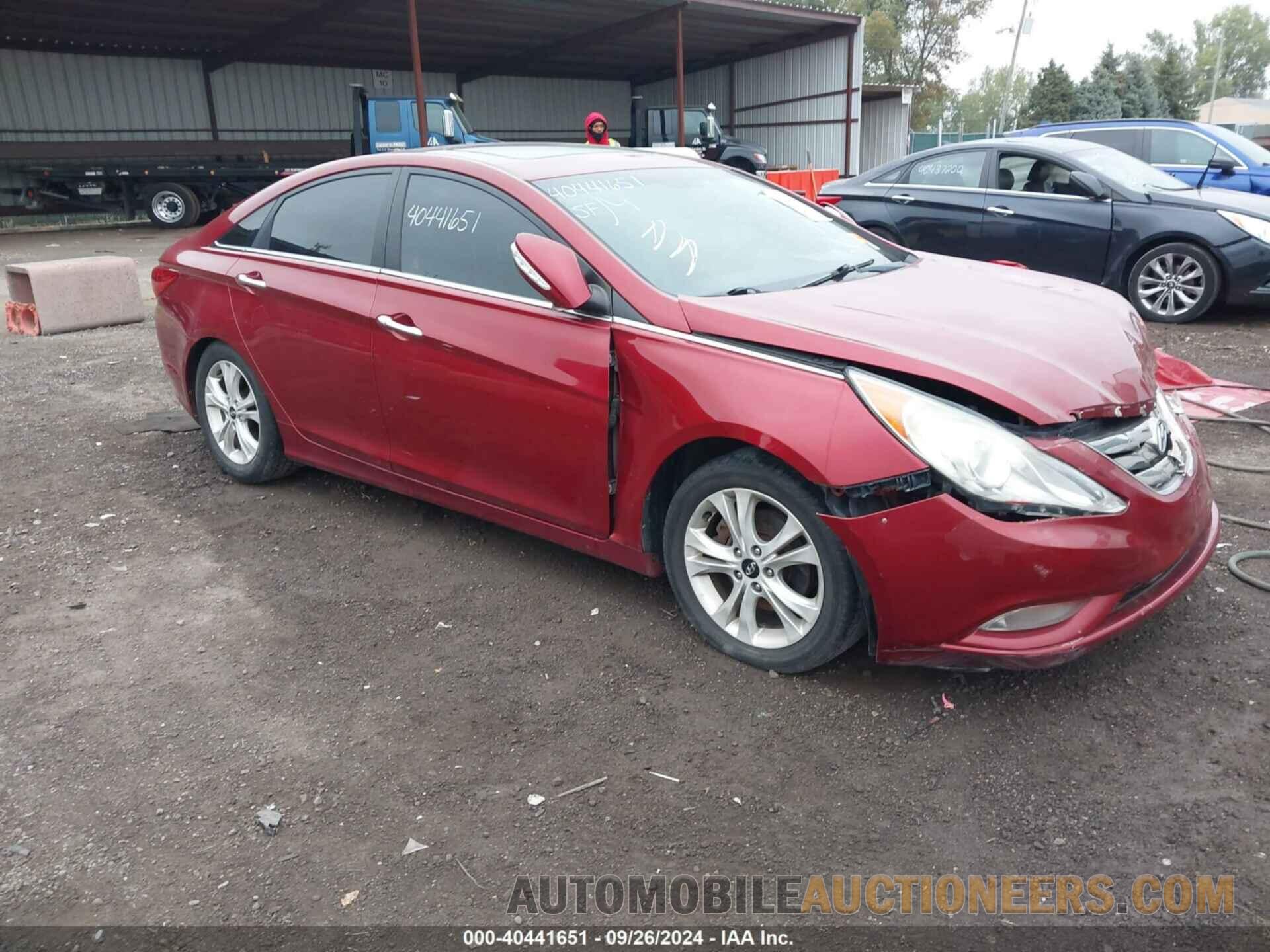 5NPEC4AC4BH167237 HYUNDAI SONATA 2011