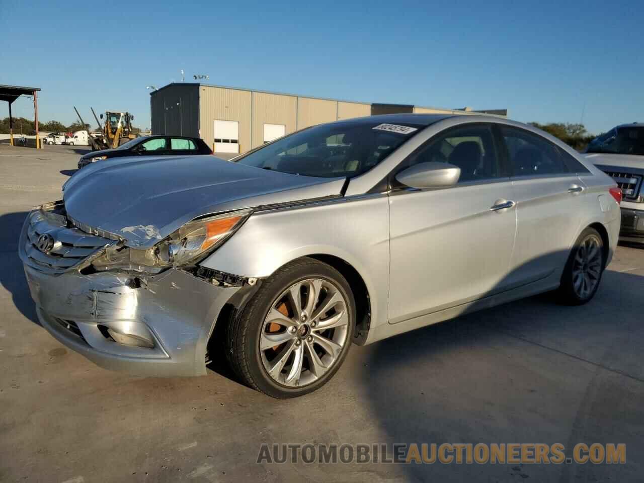 5NPEC4AC5BH068670 HYUNDAI SONATA 2011