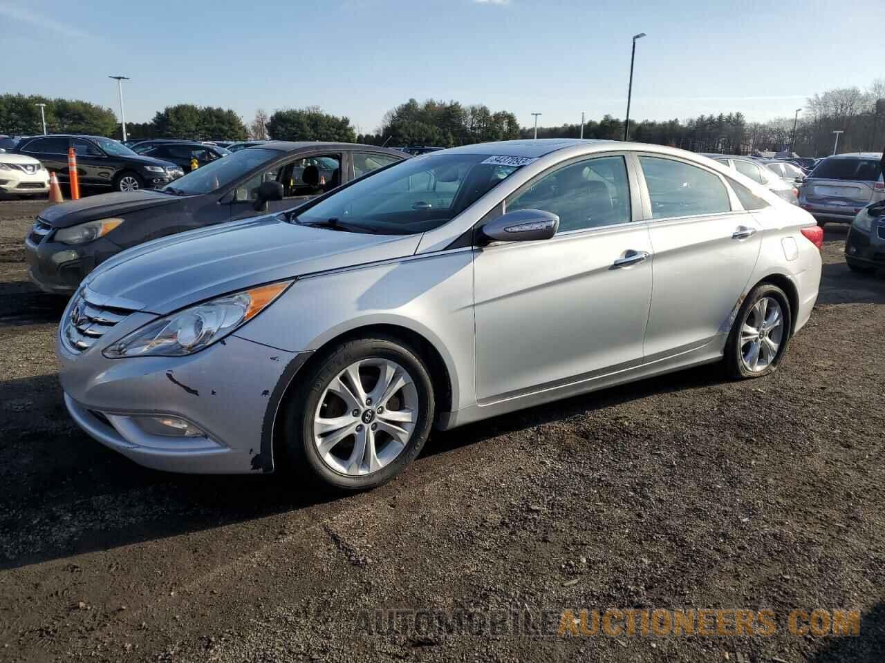 5NPEC4AC5BH076624 HYUNDAI SONATA 2011