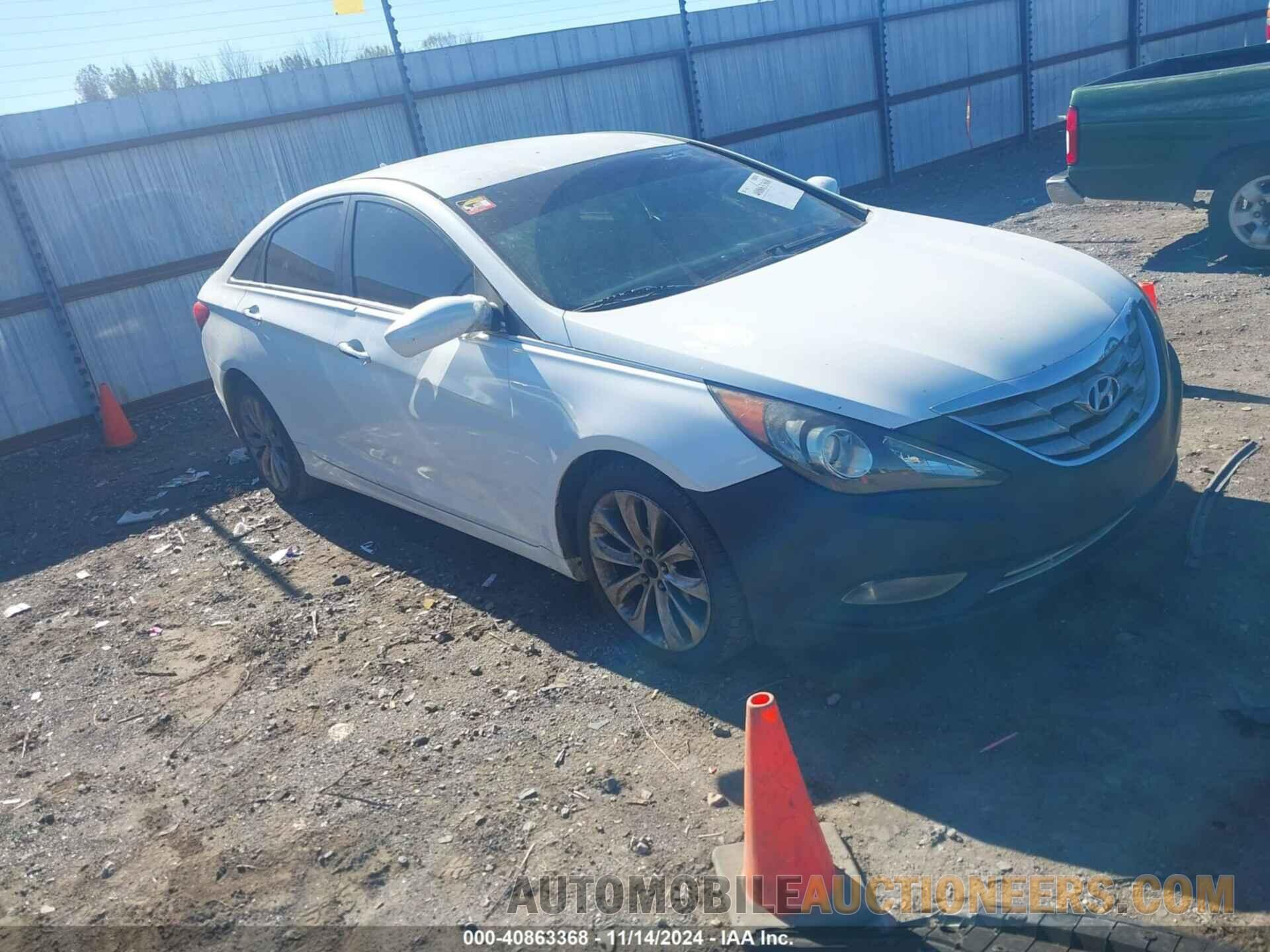 5NPEC4AC5BH098574 HYUNDAI SONATA 2011