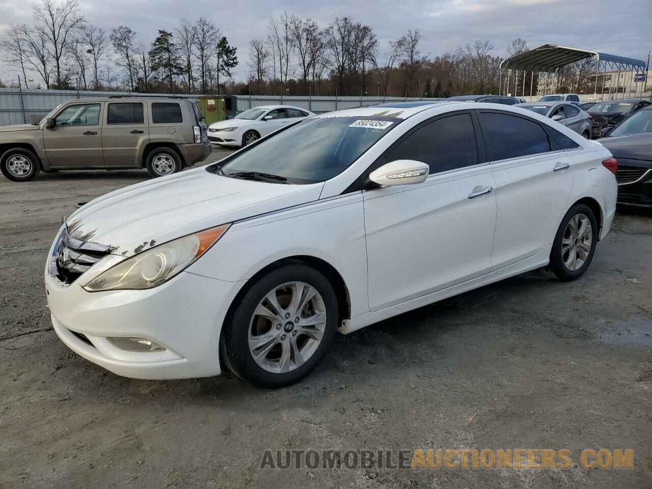 5NPEC4AC5BH117561 HYUNDAI SONATA 2011