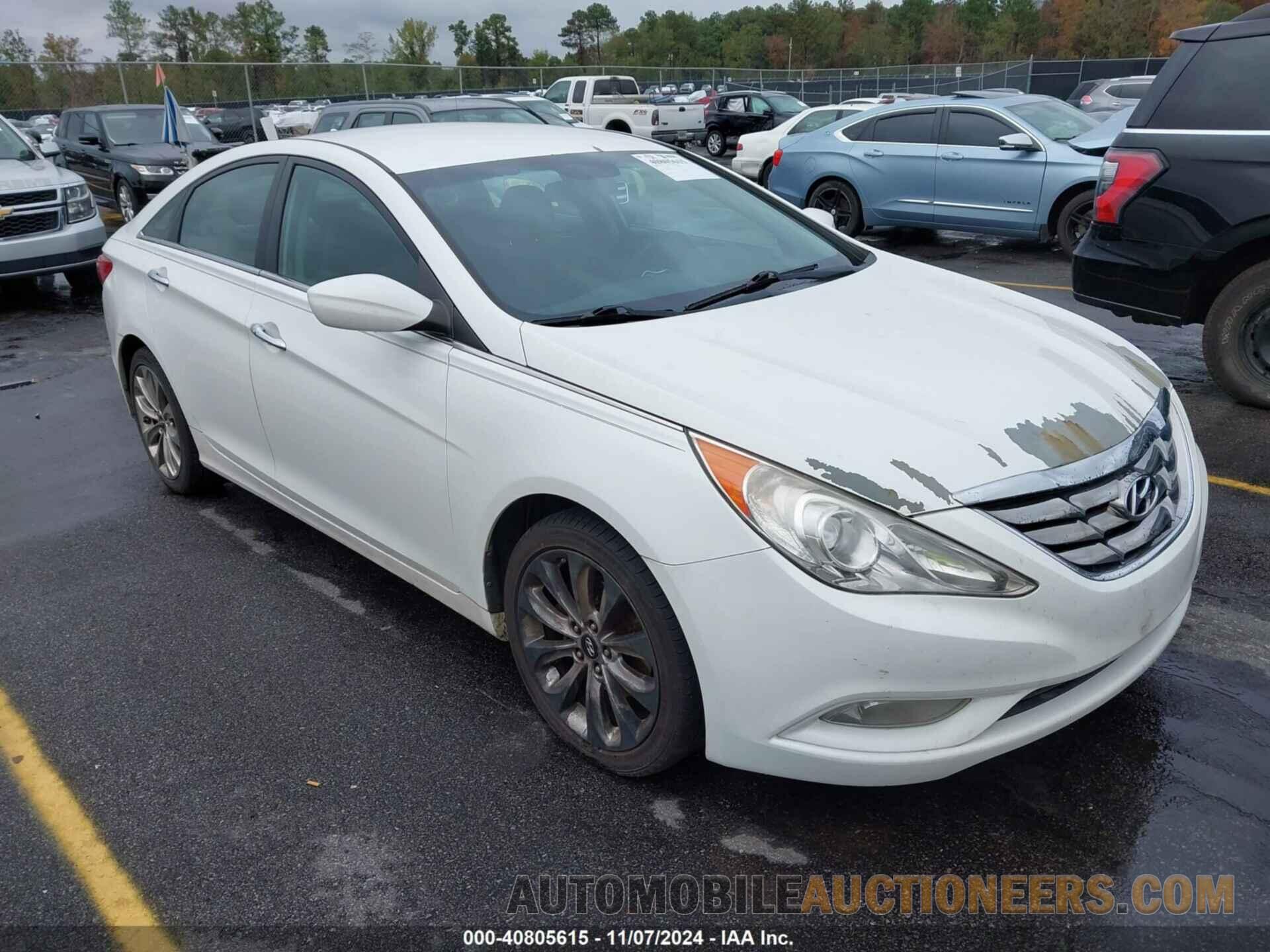 5NPEC4AC5BH157154 HYUNDAI SONATA 2011